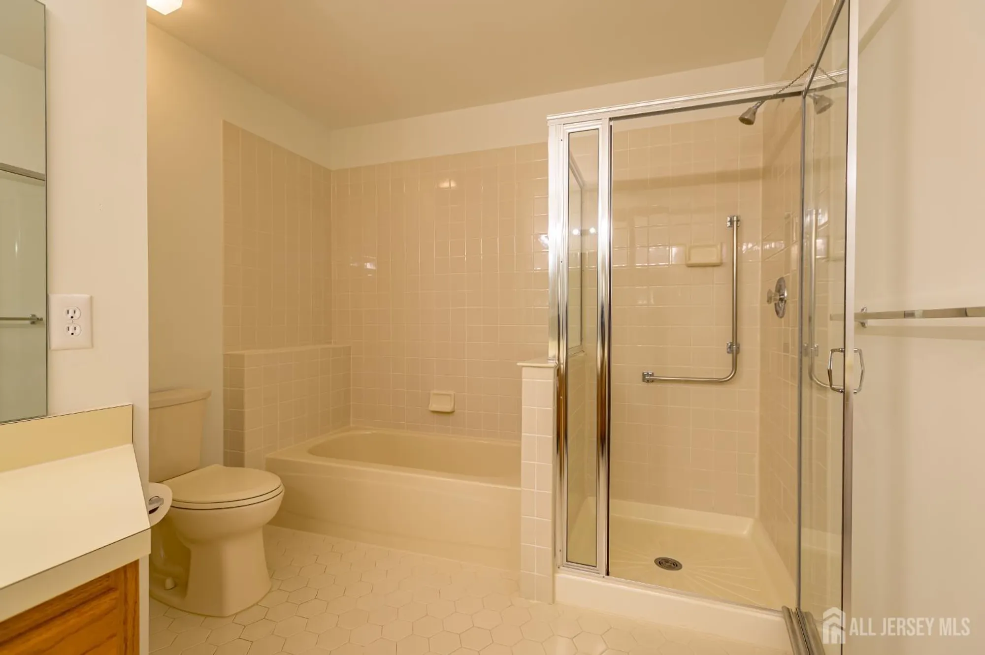 Property Slideshow image 17 of 36 | 69a winthrop rd, Monroe, NJ, 08831