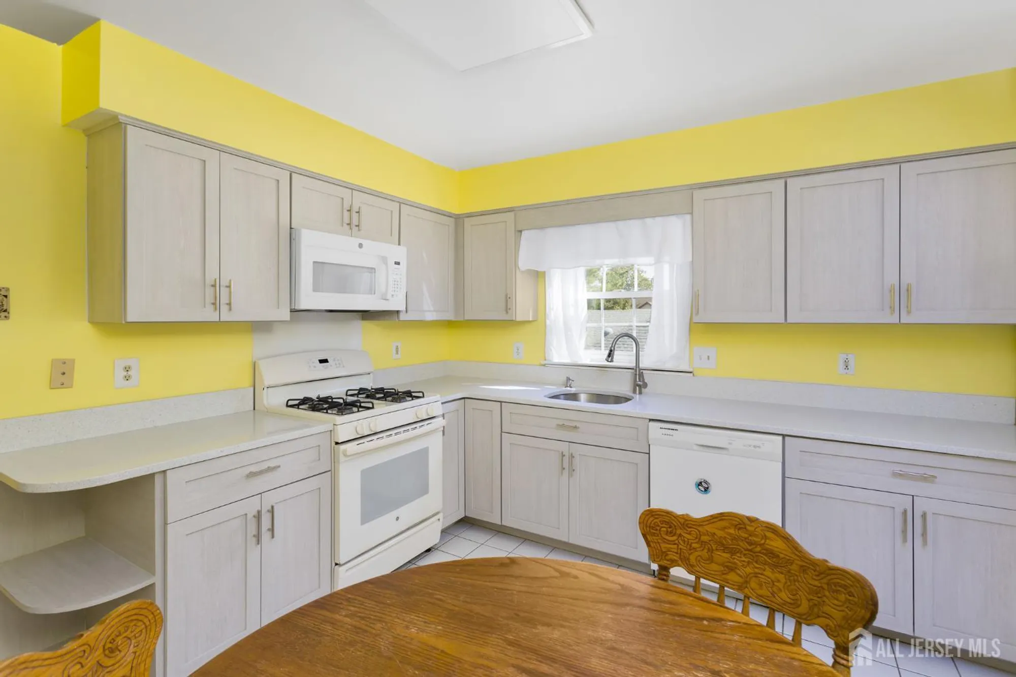 Property Slideshow image 14 of 31 | 35 edinburgh dr c, Monroe, NJ, 08831