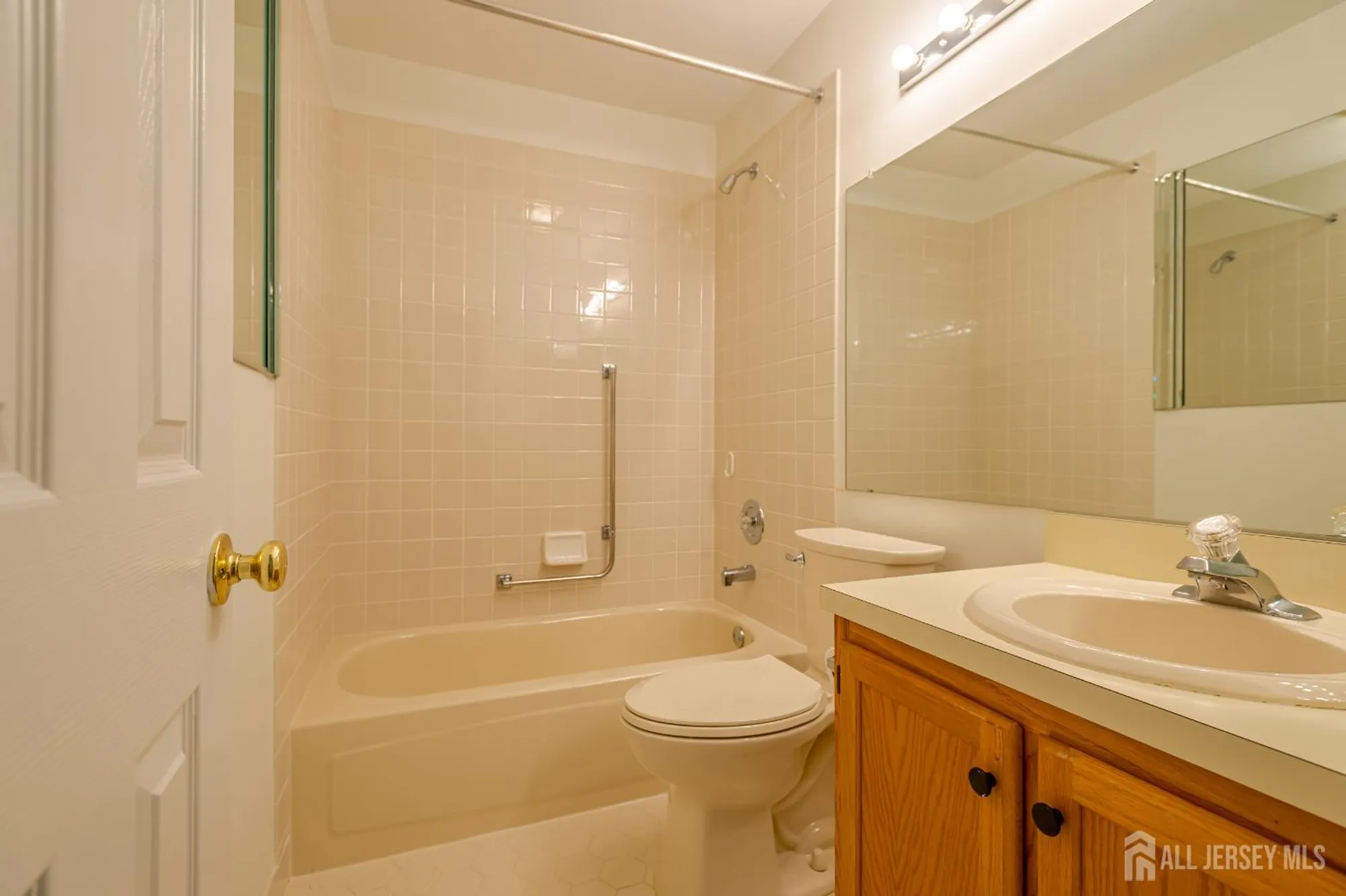 Property Slideshow image 22 of 36 | 69a winthrop rd, Monroe, NJ, 08831