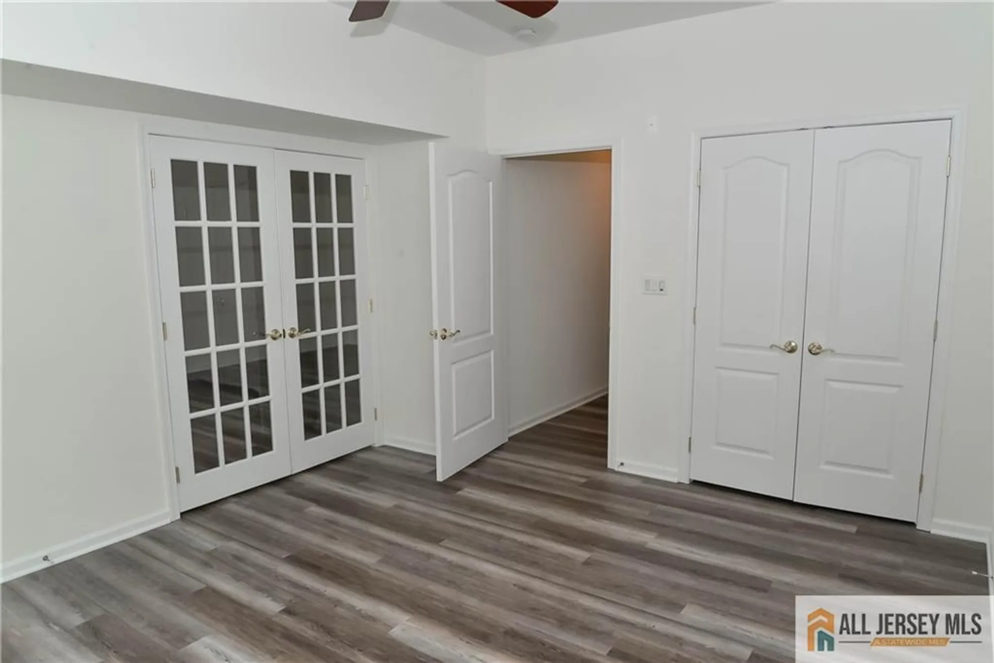 Property Slideshow image 14 of 39 | 2103 neville ct, Somerset, NJ, 08873