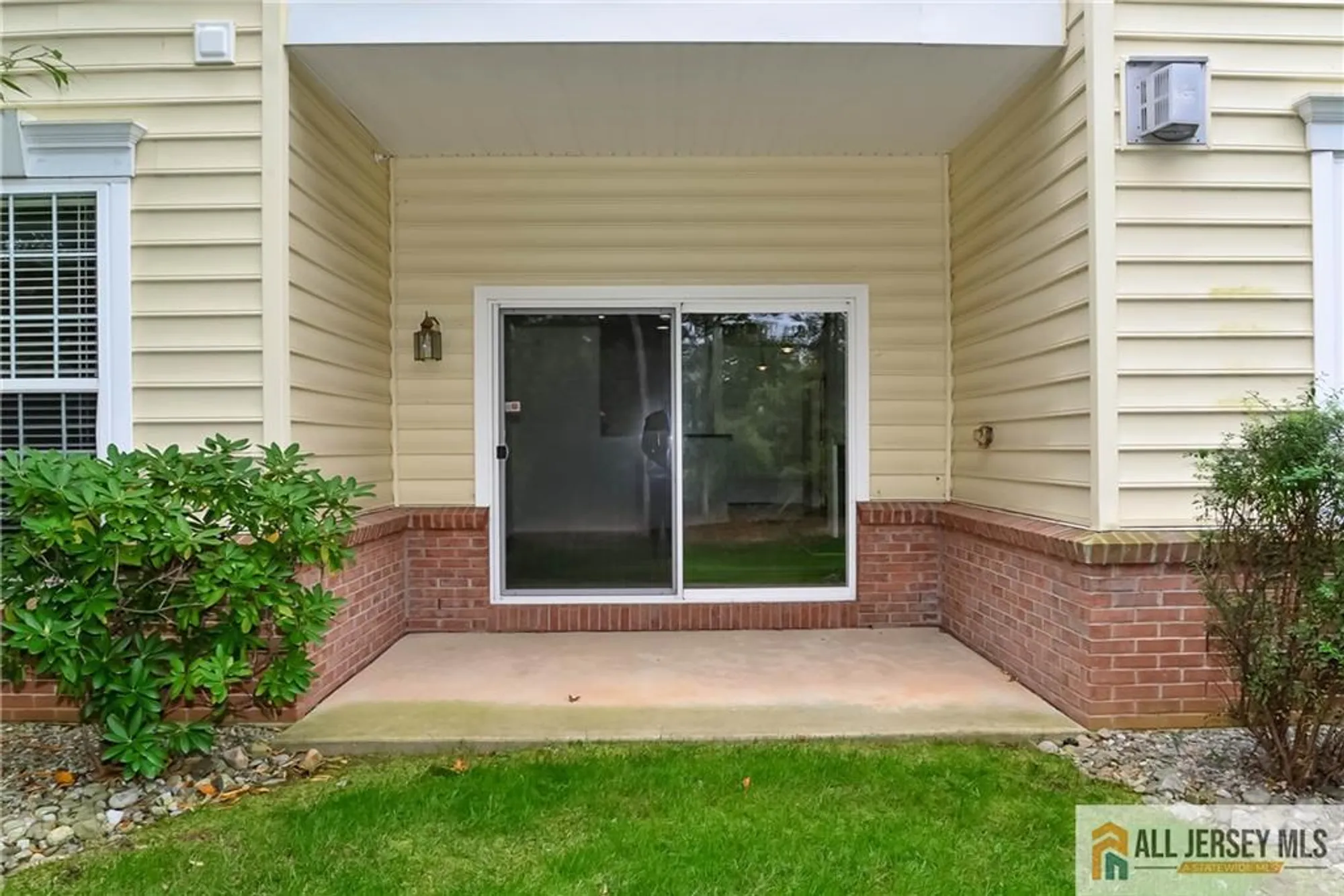 Property Slideshow image 20 of 39 | 2103 neville ct, Somerset, NJ, 08873