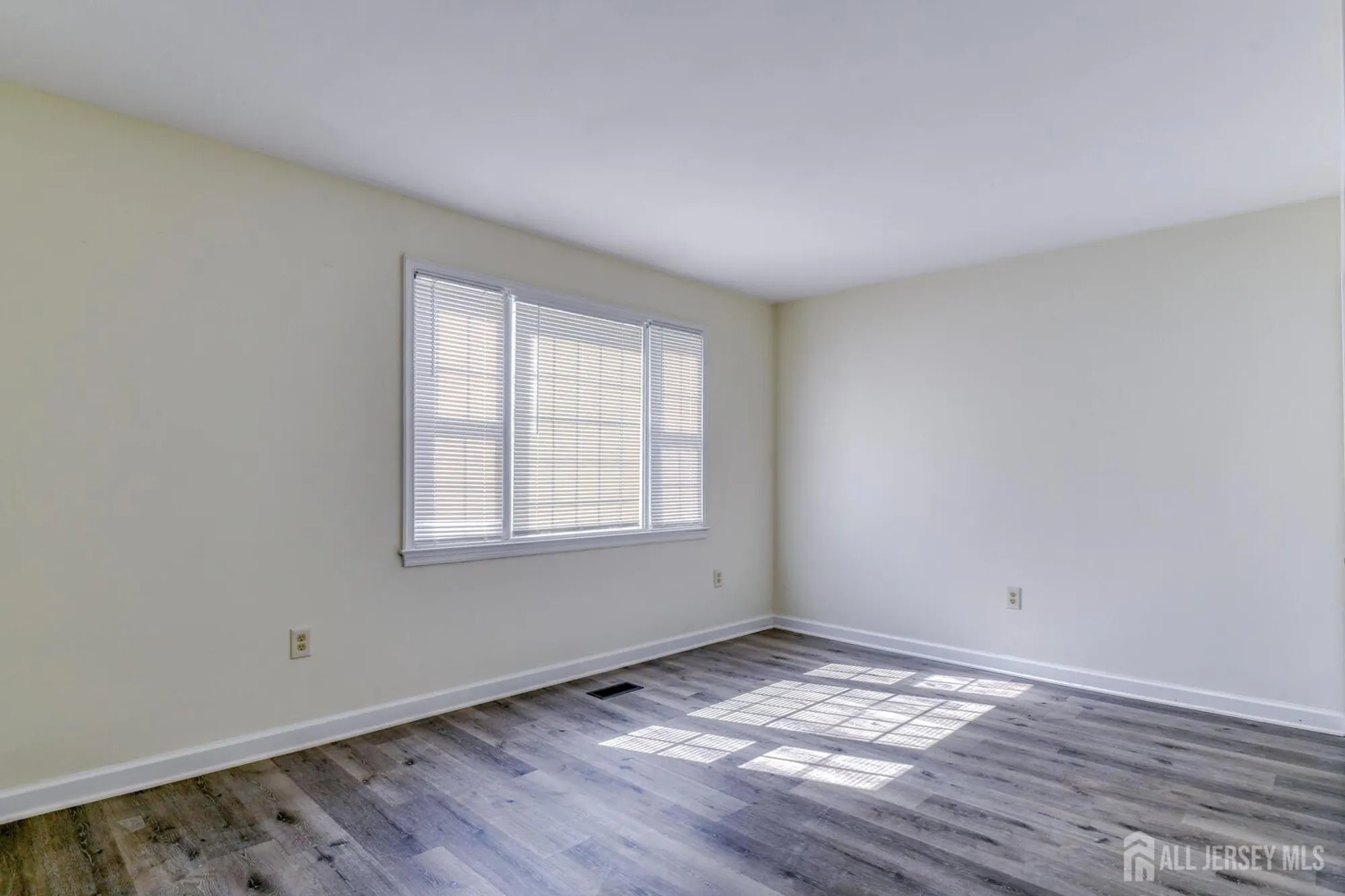 Property Slideshow image 11 of 43 | 8a sussex way, Monroe, NJ, 08831