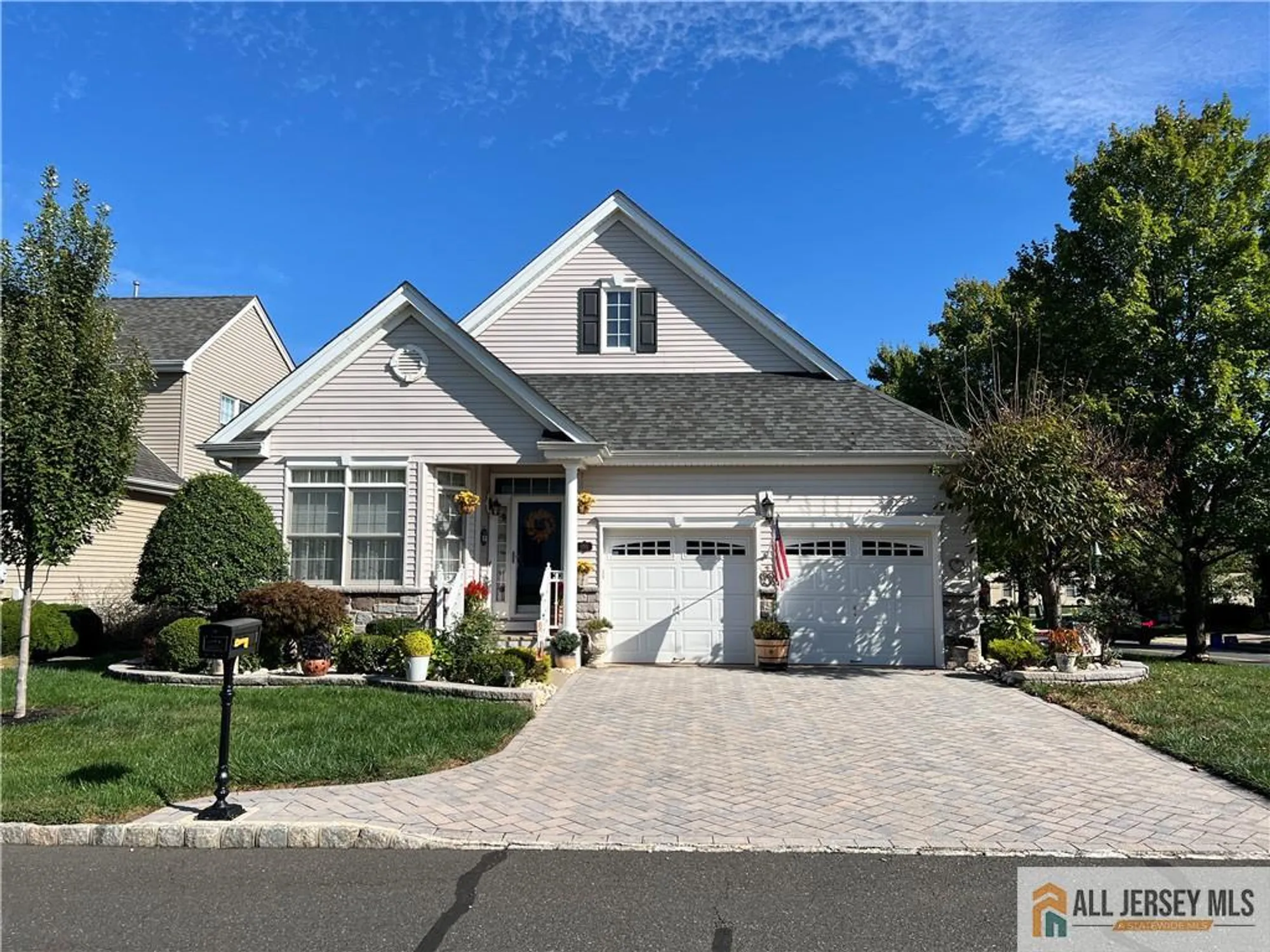 Property Slideshow image 1 of 22 | 1 pitcher pt, Somerset, NJ, 08873