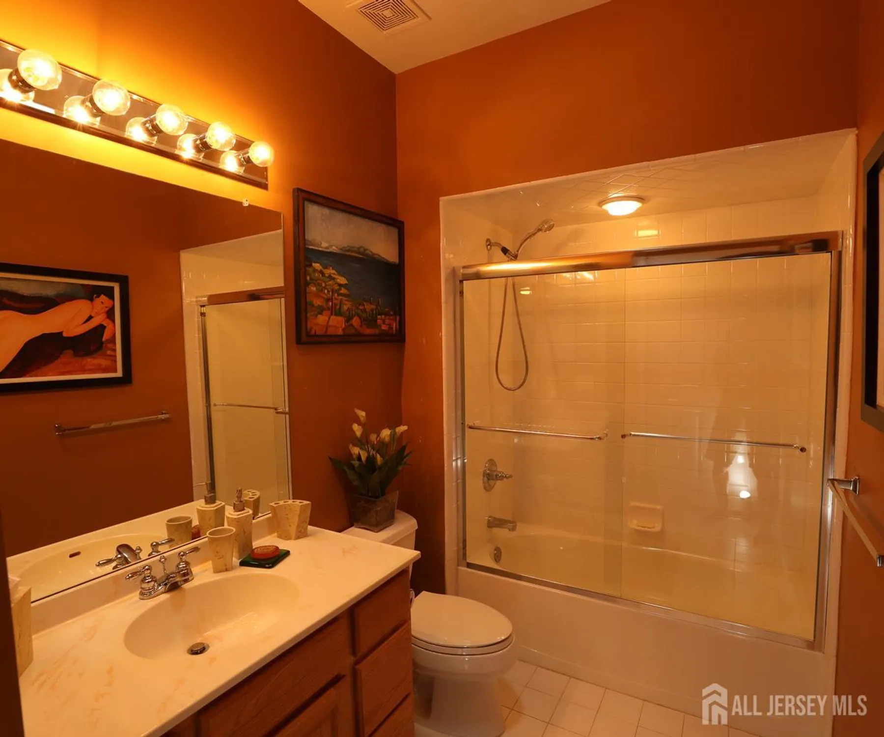 Property Slideshow image 7 of 35 | 18 kingston ct, Monroe, NJ, 08831