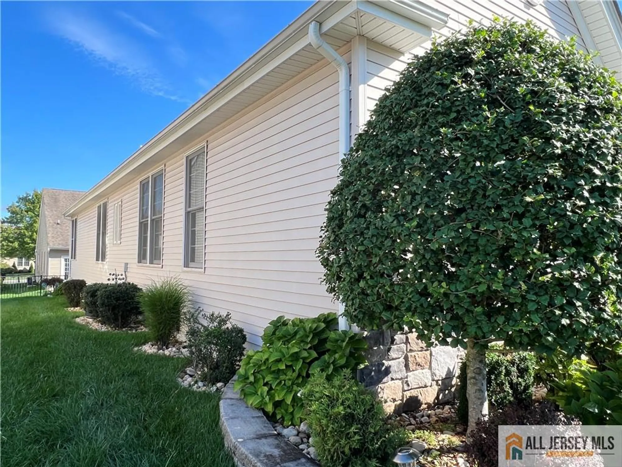 Property Slideshow image 22 of 22 | 1 pitcher pt, Somerset, NJ, 08873