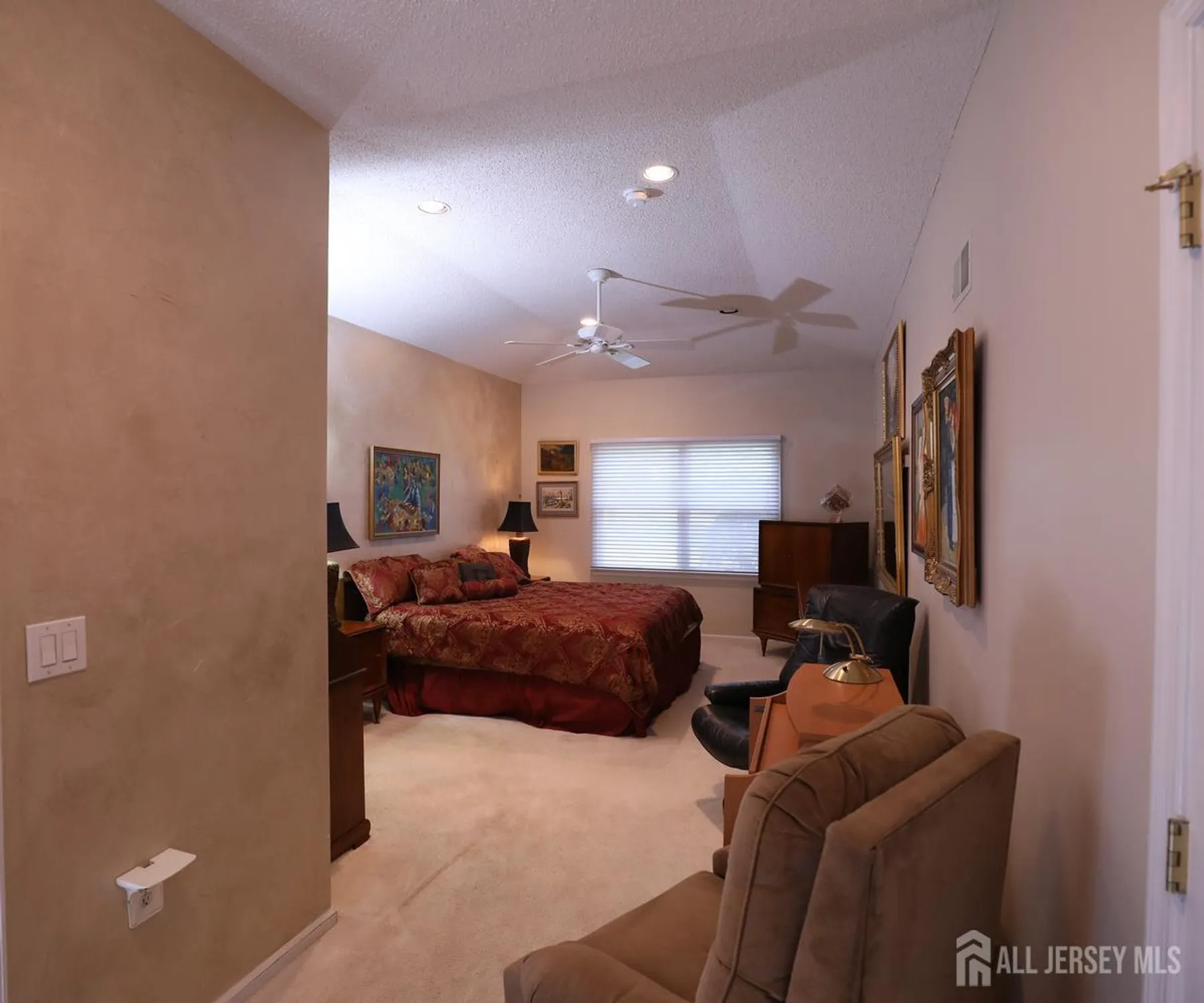 Property Slideshow image 12 of 35 | 18 kingston ct, Monroe, NJ, 08831