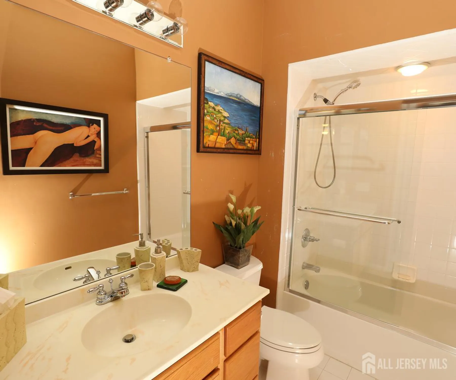 Property Slideshow image 6 of 35 | 18 kingston ct, Monroe, NJ, 08831