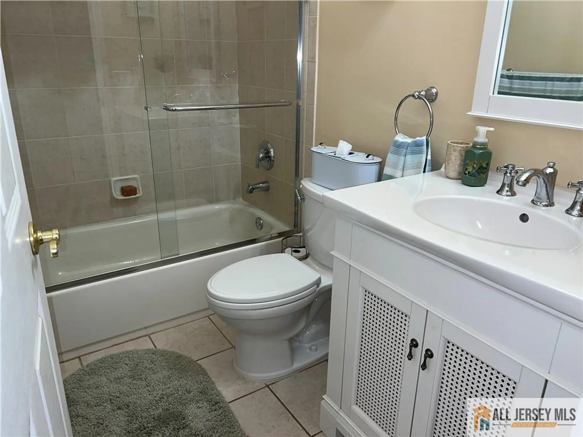 Property Slideshow image 14 of 22 | 1 pitcher pt, Somerset, NJ, 08873