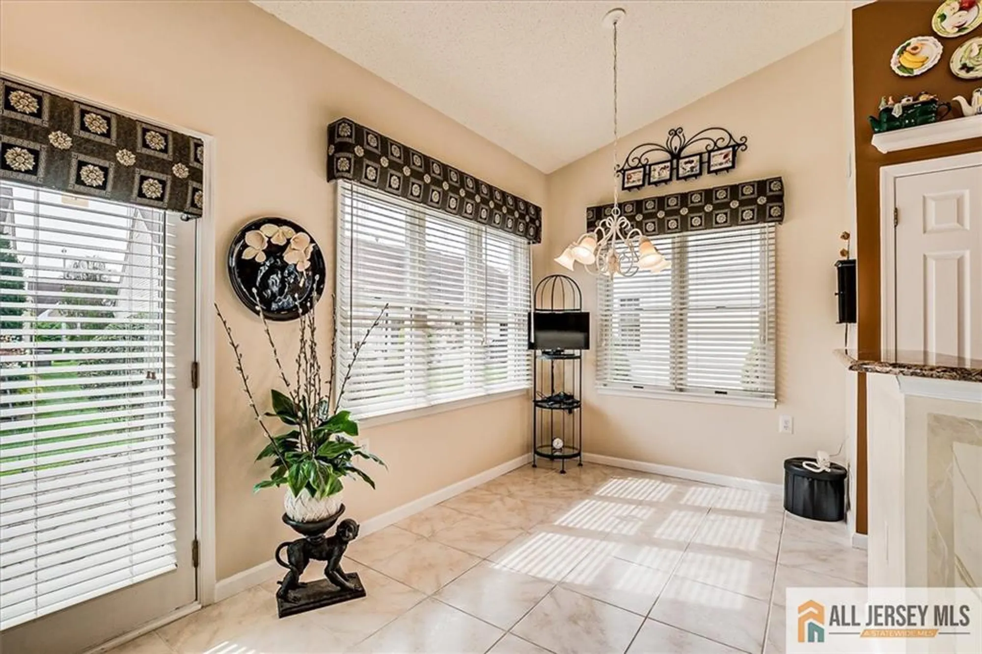 Property Slideshow image 17 of 49 | 136 birmingham ln, Monroe, NJ, 08831