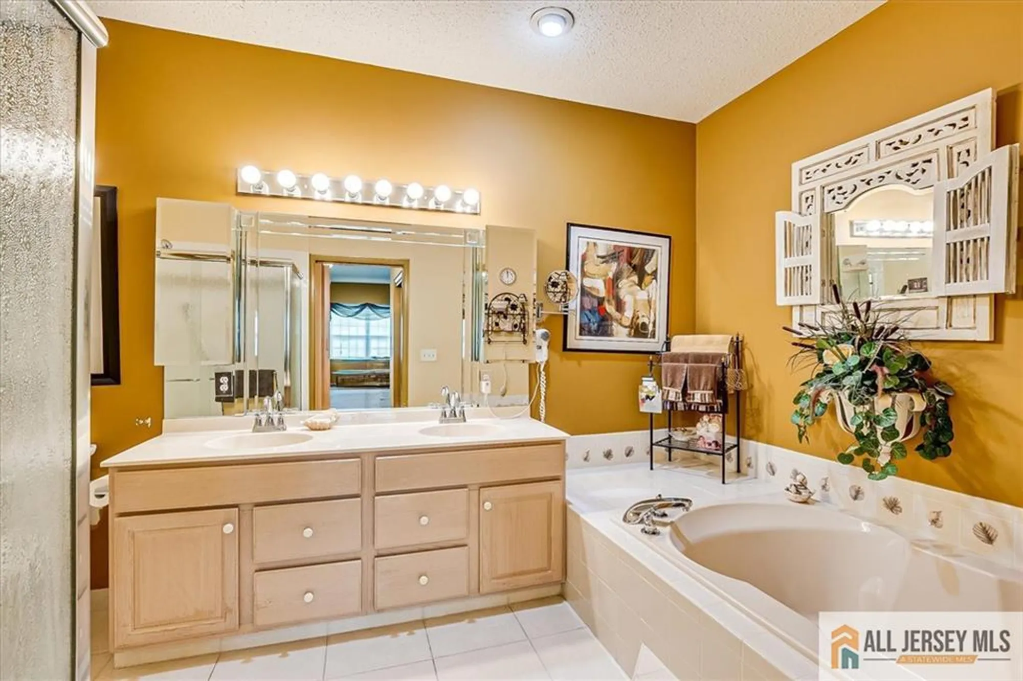 Property Slideshow image 32 of 49 | 136 birmingham ln, Monroe, NJ, 08831
