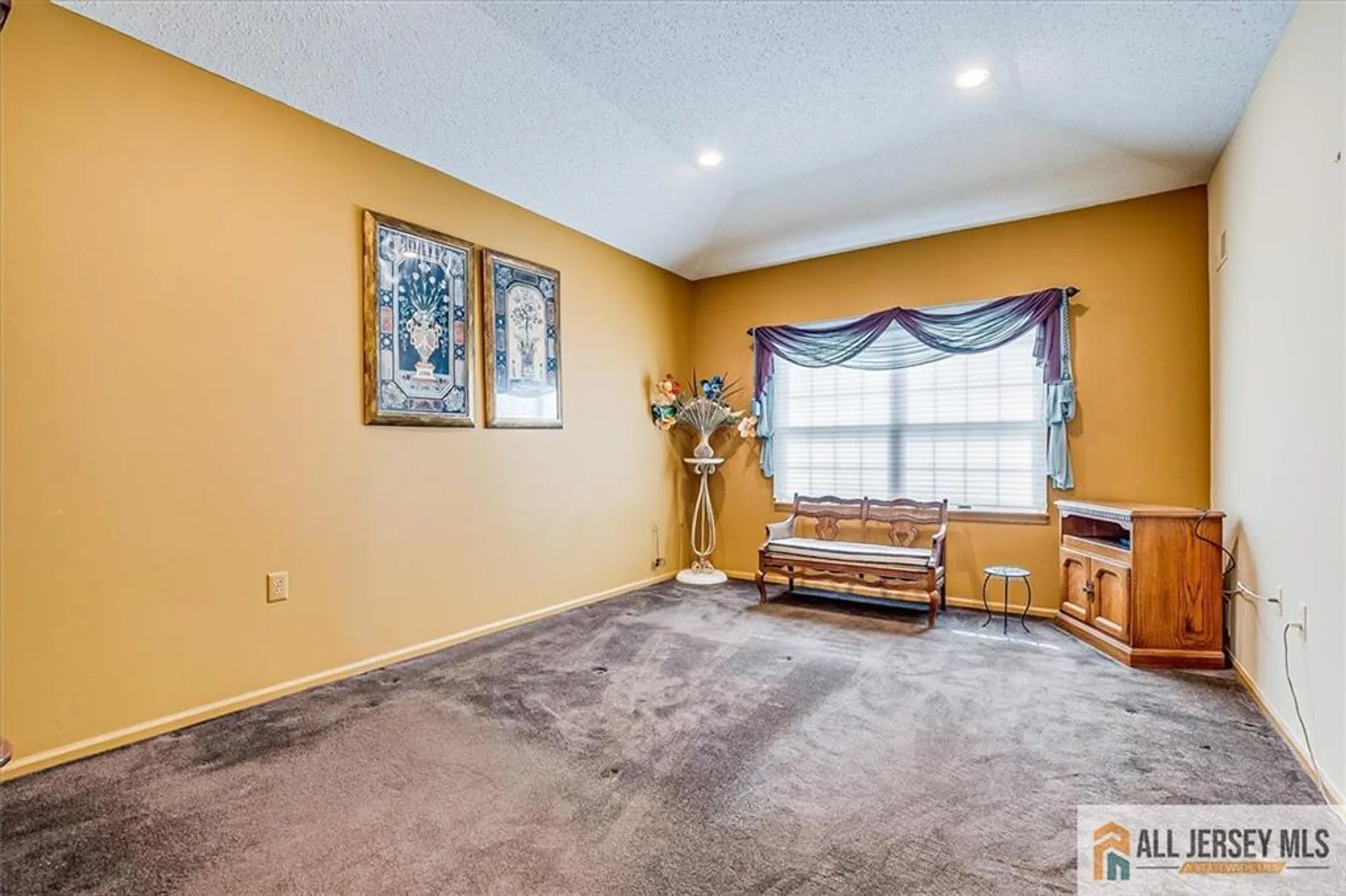 Property Slideshow image 29 of 49 | 136 birmingham ln, Monroe, NJ, 08831