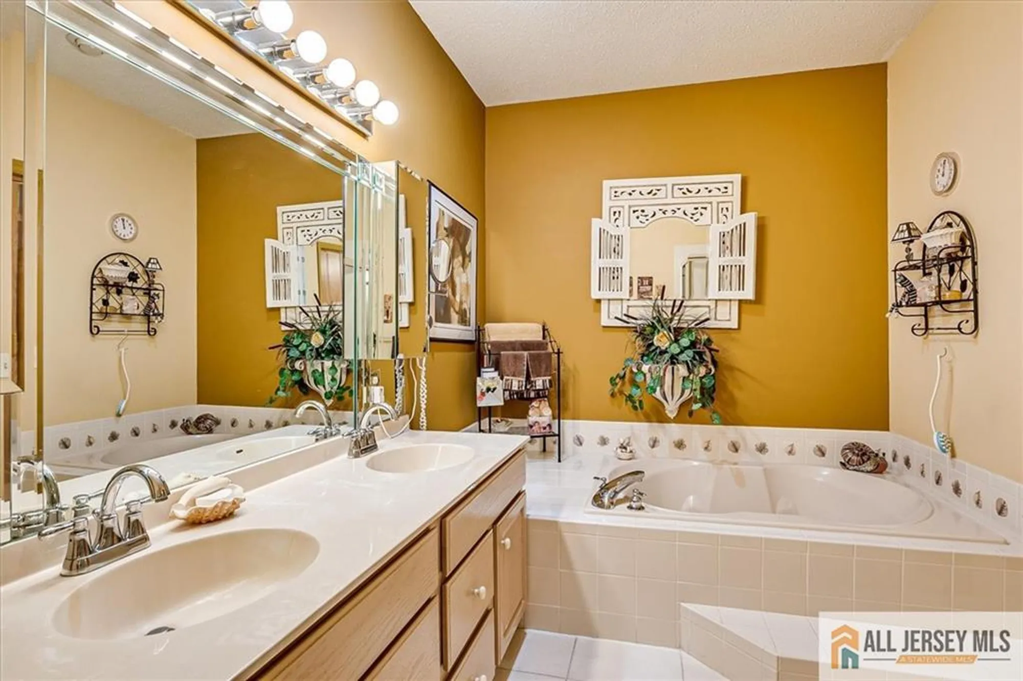 Property Slideshow image 34 of 49 | 136 birmingham ln, Monroe, NJ, 08831