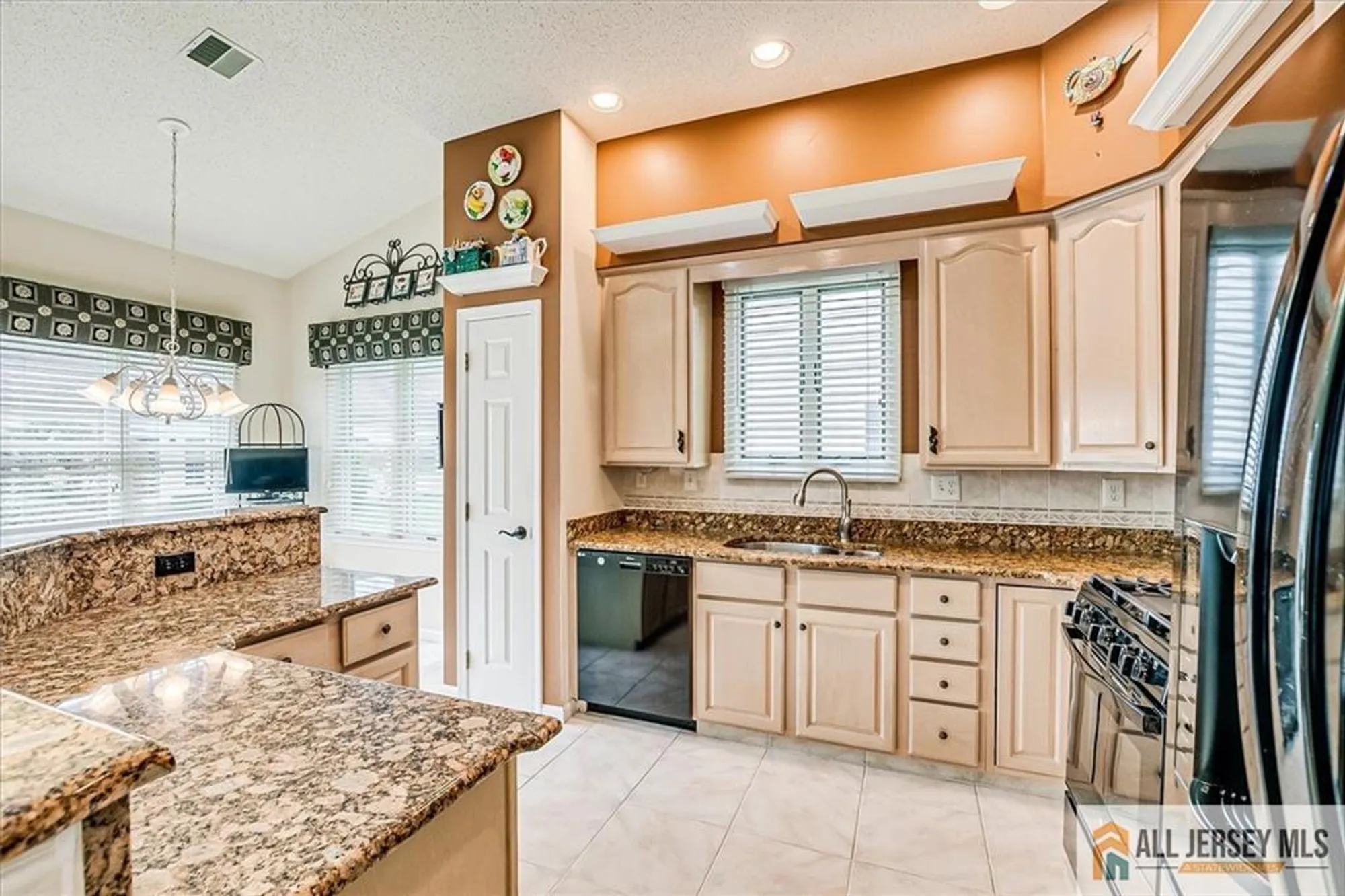 Property Slideshow image 20 of 49 | 136 birmingham ln, Monroe, NJ, 08831