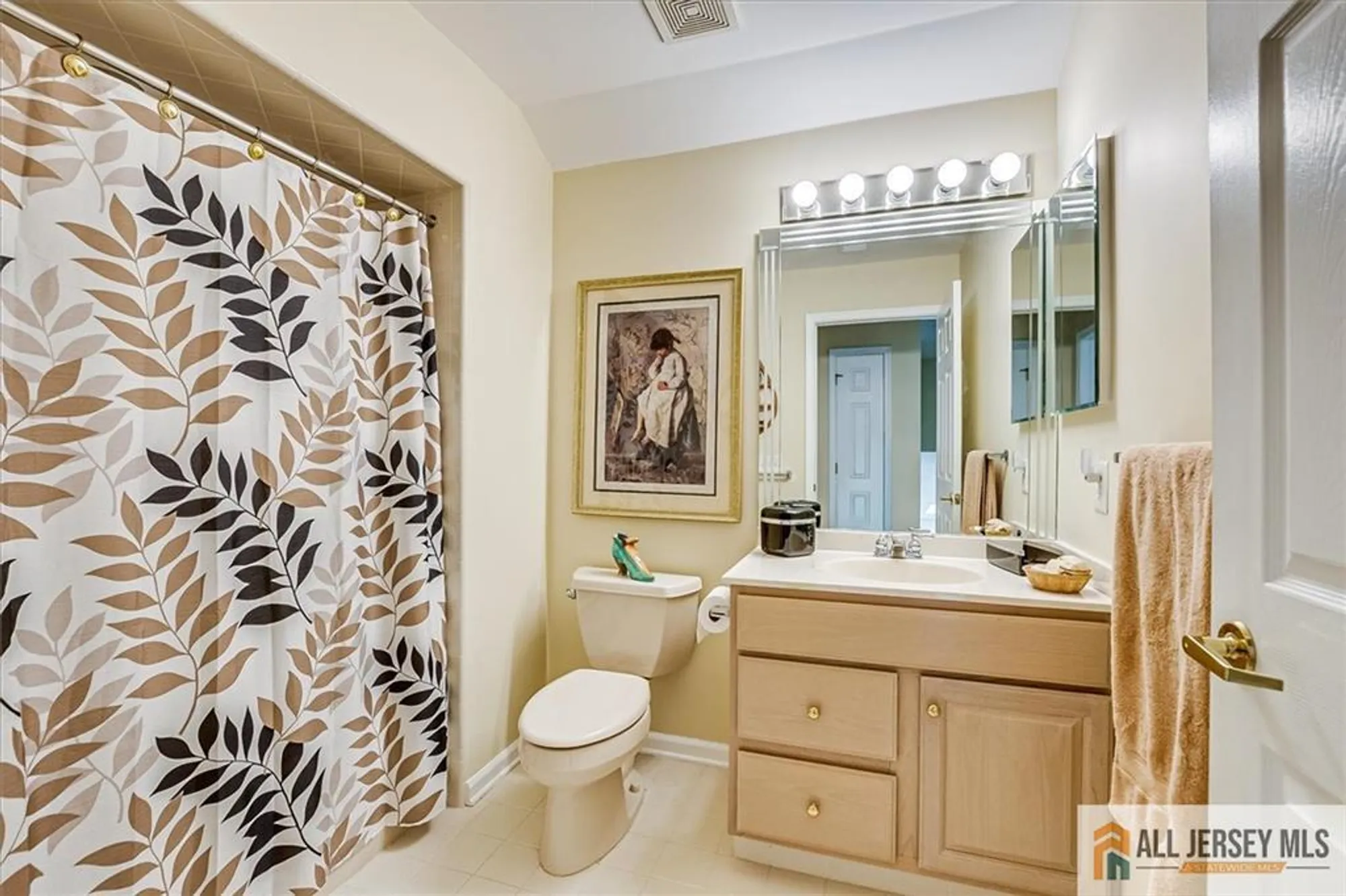 Property Slideshow image 38 of 49 | 136 birmingham ln, Monroe, NJ, 08831