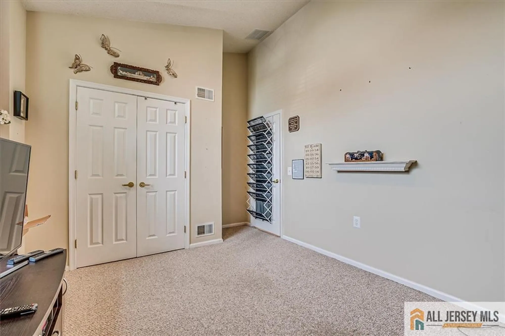 Property Slideshow image 27 of 49 | 136 birmingham ln, Monroe, NJ, 08831