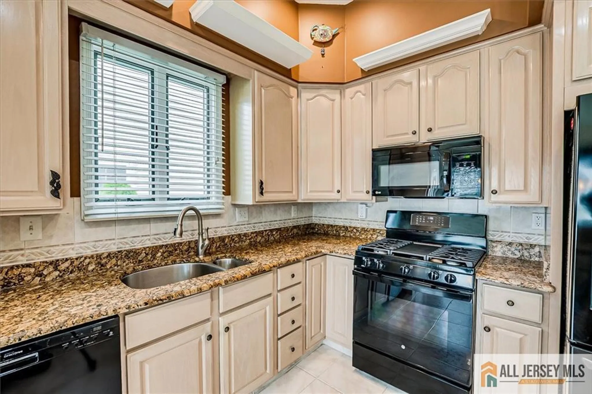 Property Slideshow image 21 of 49 | 136 birmingham ln, Monroe, NJ, 08831