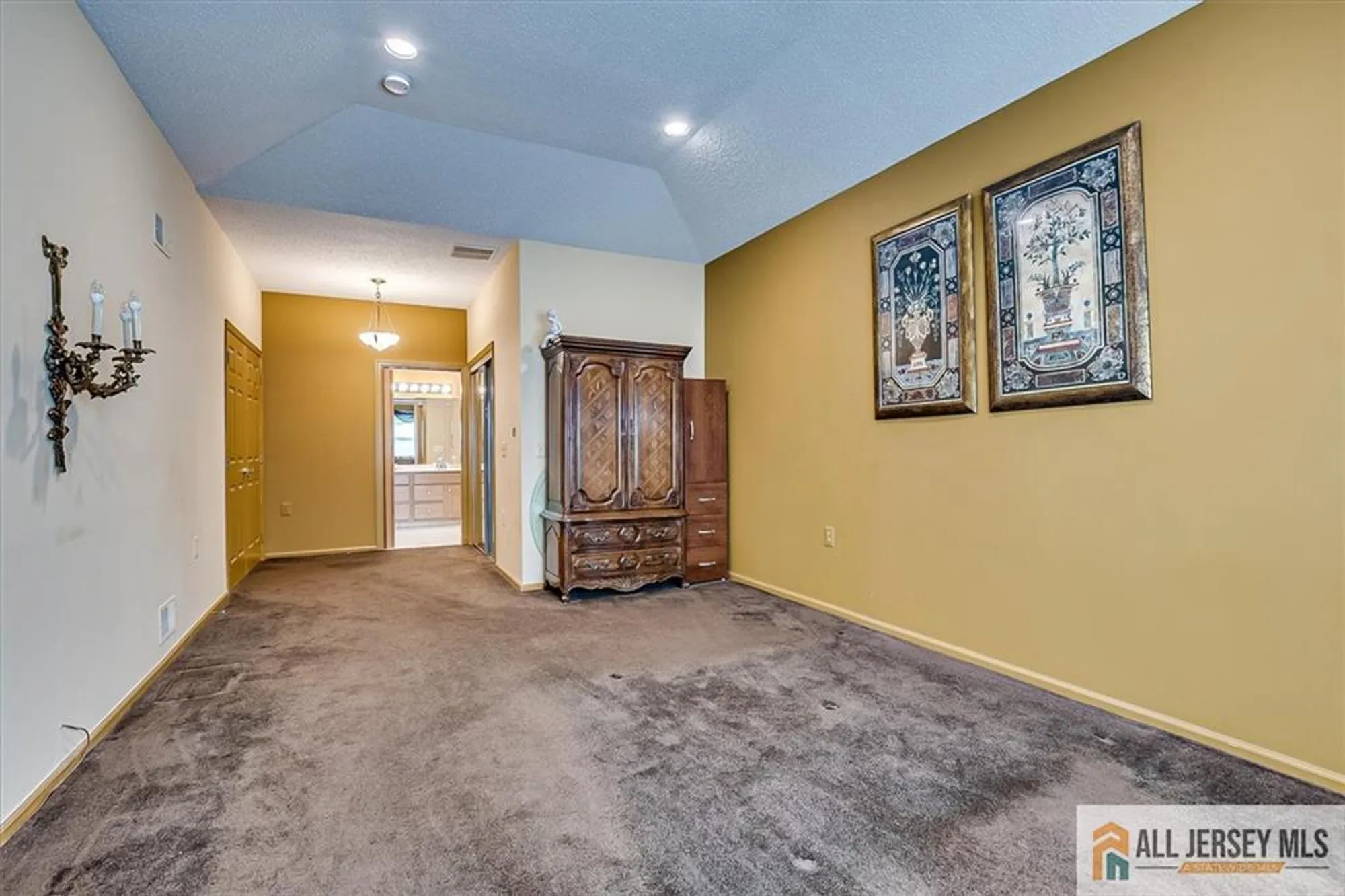 Property Slideshow image 30 of 49 | 136 birmingham ln, Monroe, NJ, 08831