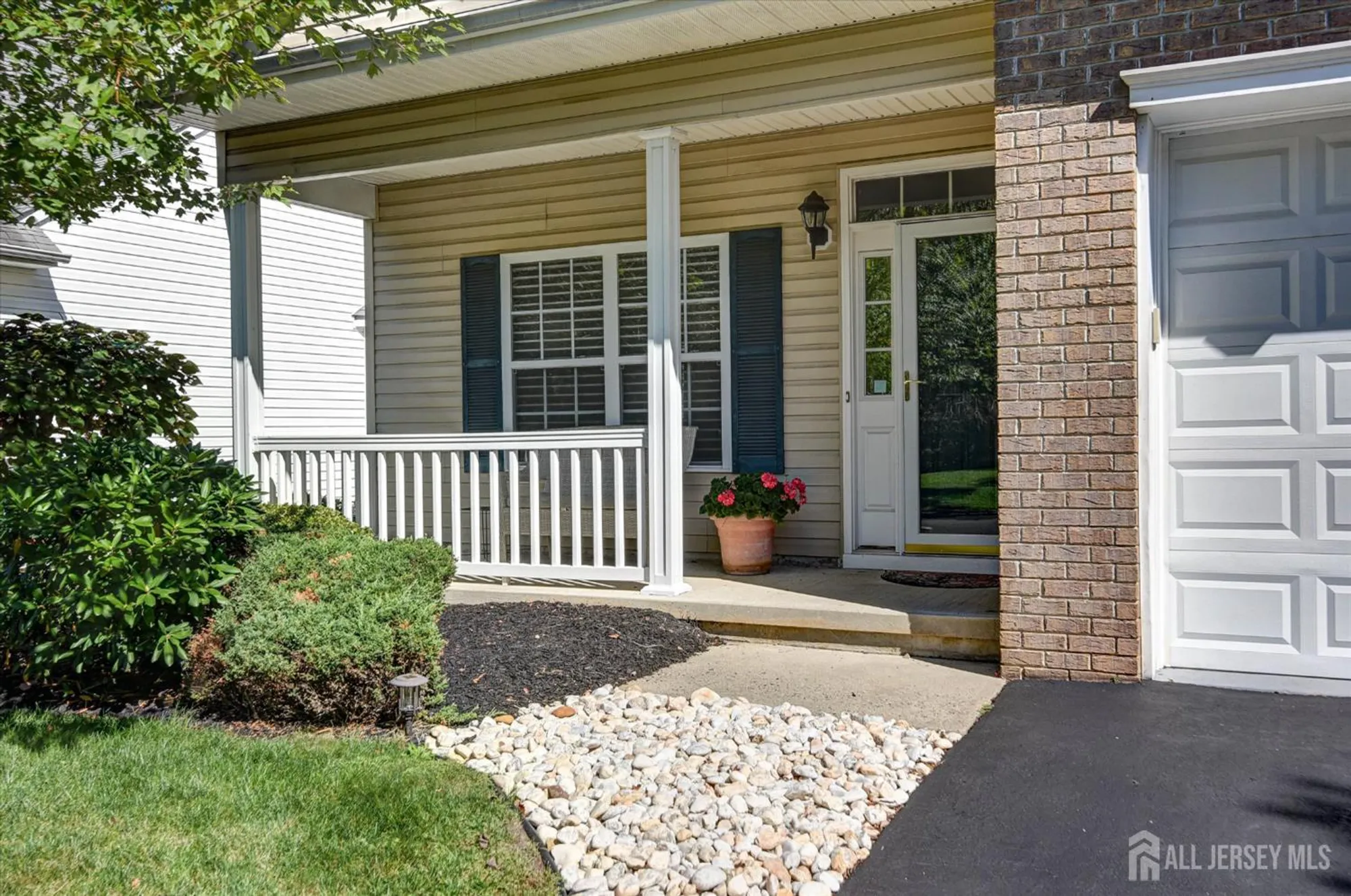 Property Slideshow image 2 of 24 | 24 holly house dr, Helmetta, NJ, 08828