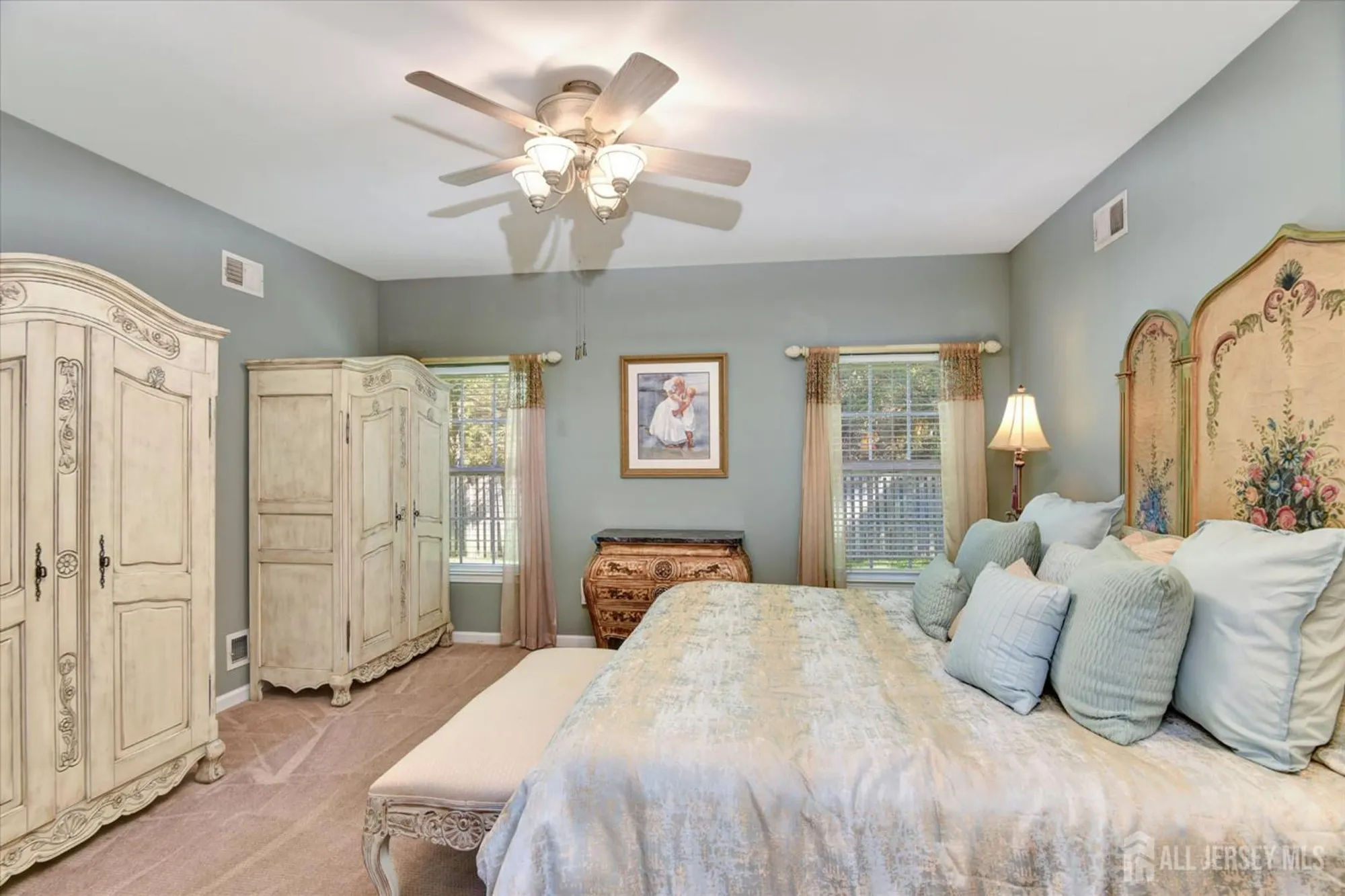 Property Slideshow image 16 of 24 | 24 holly house dr, Helmetta, NJ, 08828