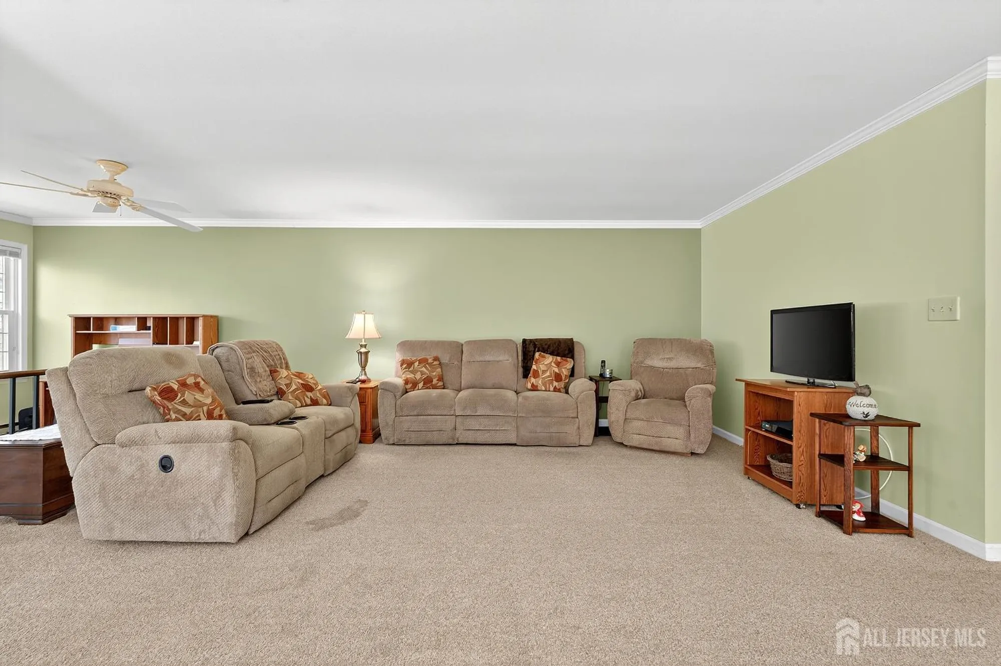 Property Slideshow image 12 of 29 | 10 martin van buren dr b, Monroe, NJ, 08831