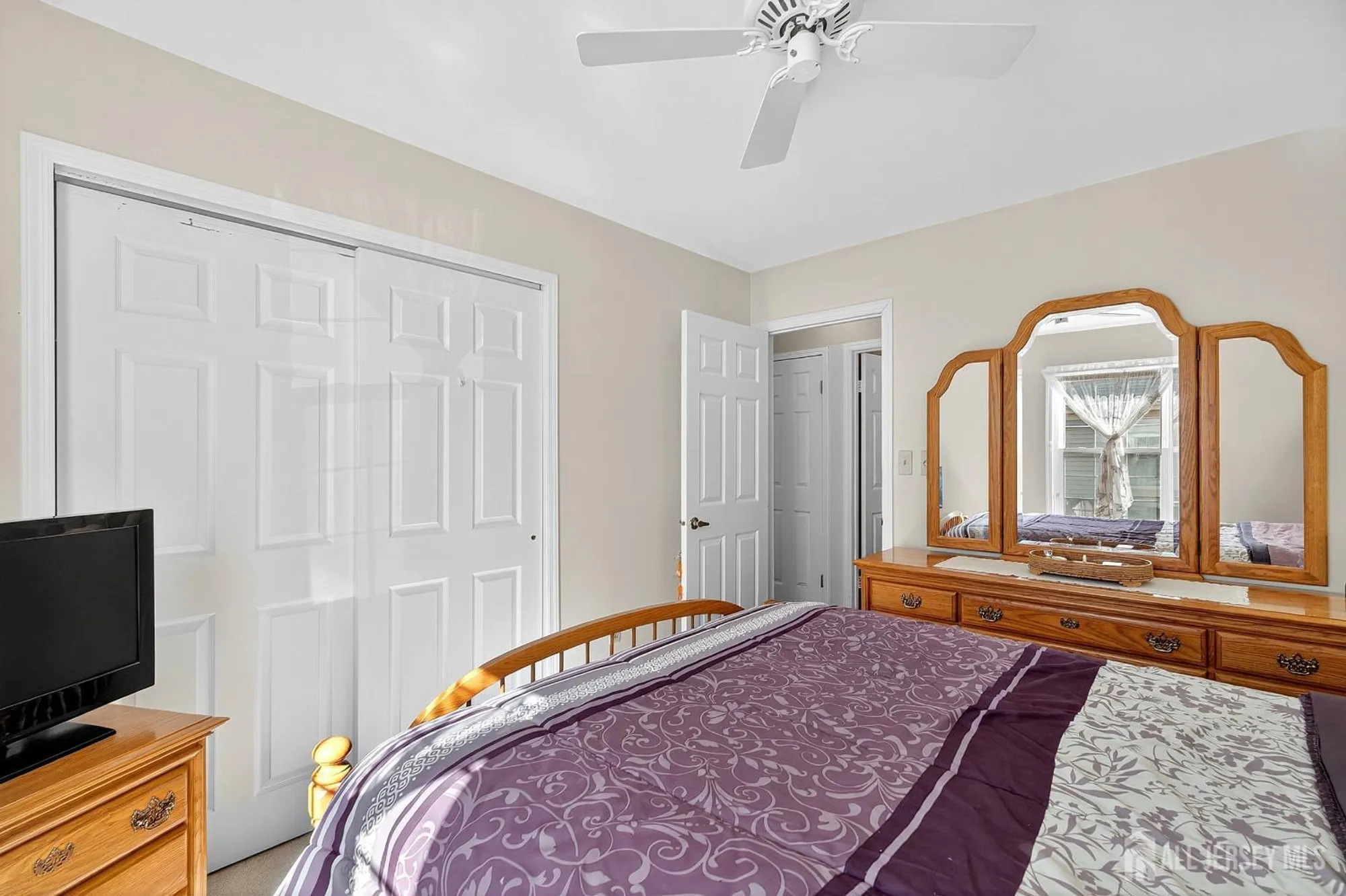 Property Slideshow image 15 of 29 | 10 martin van buren dr b, Monroe, NJ, 08831