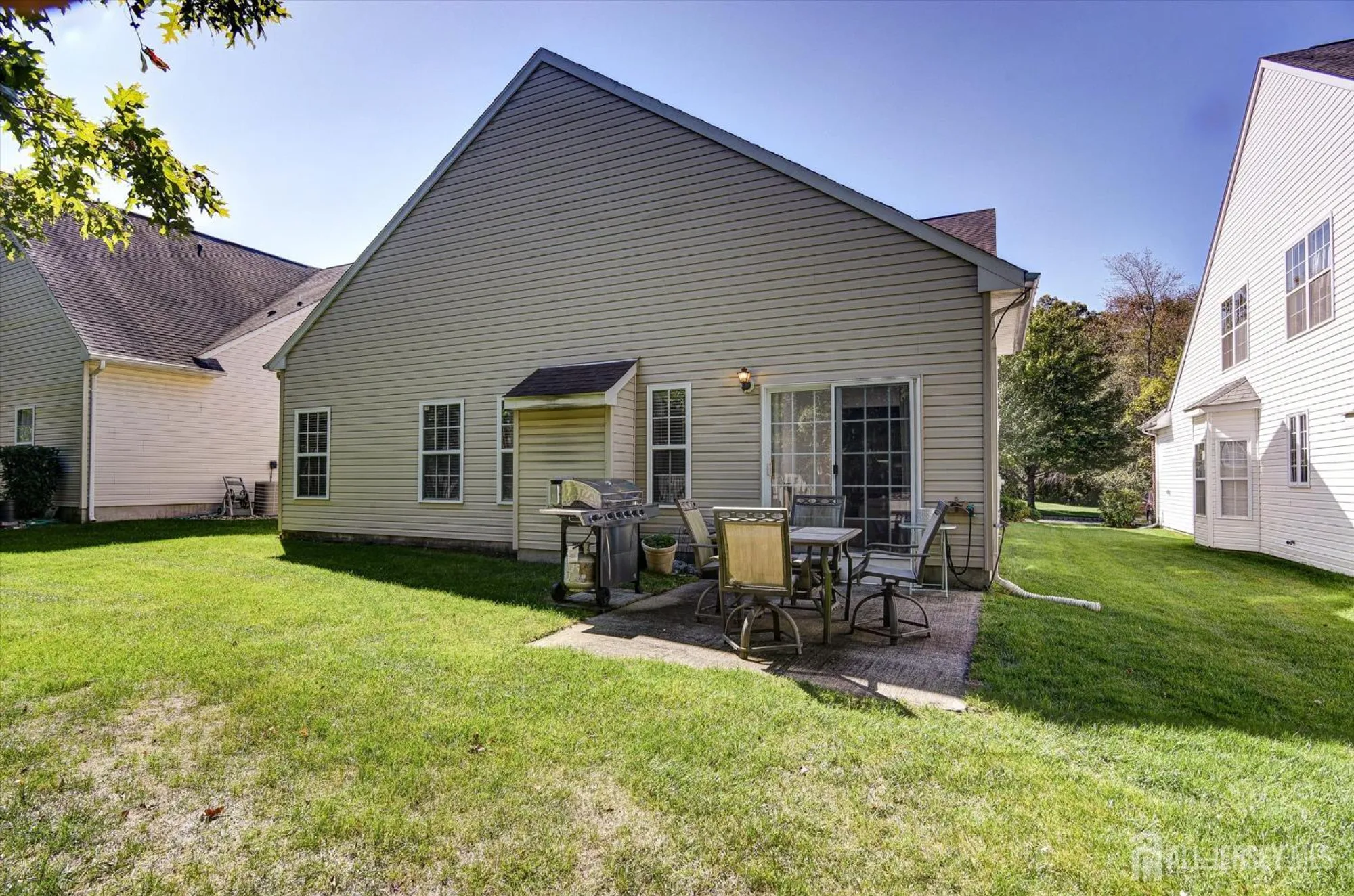 Property Slideshow image 23 of 24 | 24 holly house dr, Helmetta, NJ, 08828