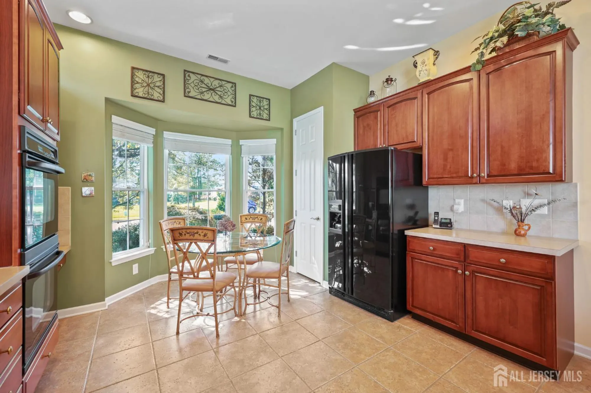 Property Slideshow image 10 of 45 | 6 glen eagles way, Monroe, NJ, 08831