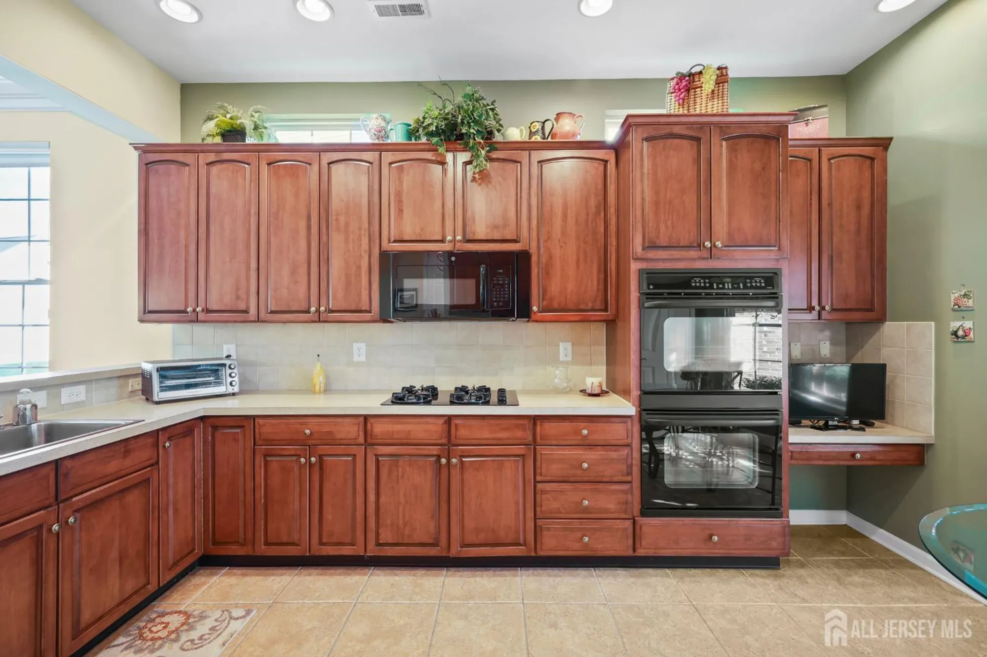 Property Slideshow image 7 of 45 | 6 glen eagles way, Monroe, NJ, 08831