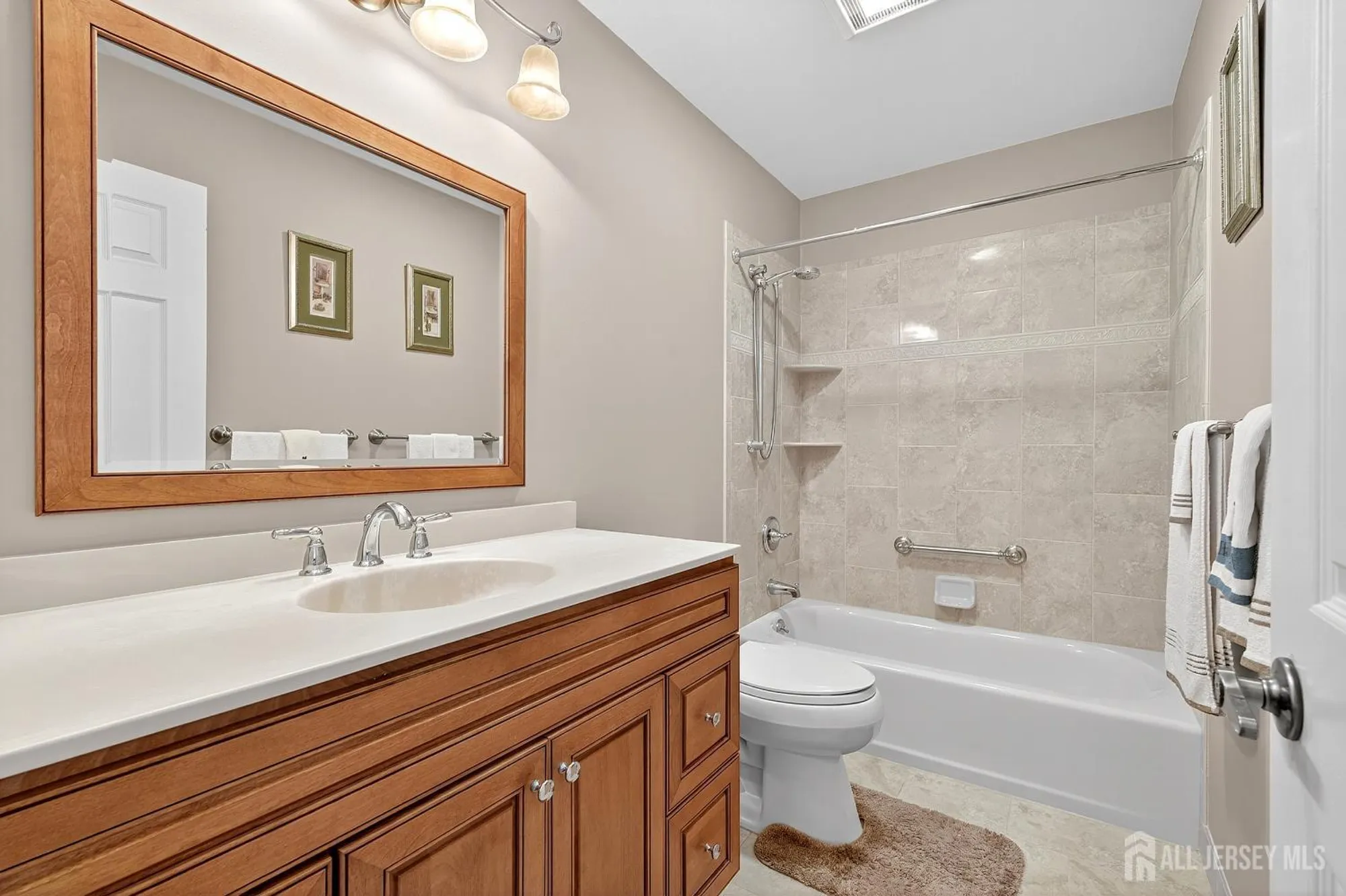 Property Slideshow image 18 of 29 | 10 martin van buren dr b, Monroe, NJ, 08831