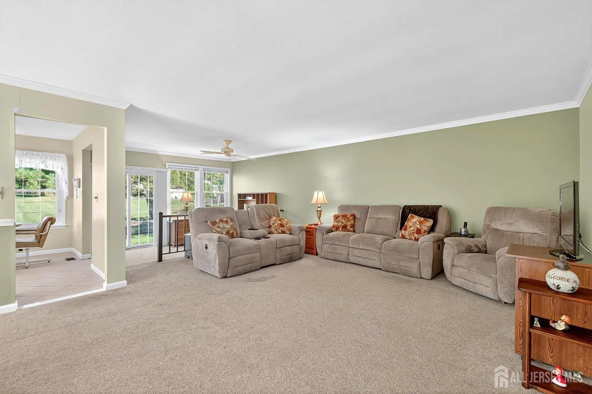 Property Slideshow image 11 of 29 | 10 martin van buren dr b, Monroe, NJ, 08831