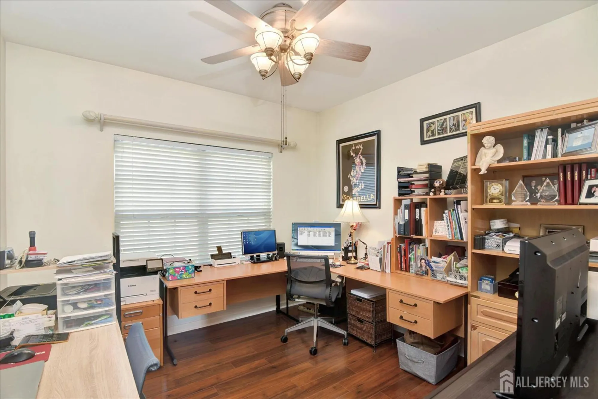 Property Slideshow image 18 of 24 | 24 holly house dr, Helmetta, NJ, 08828