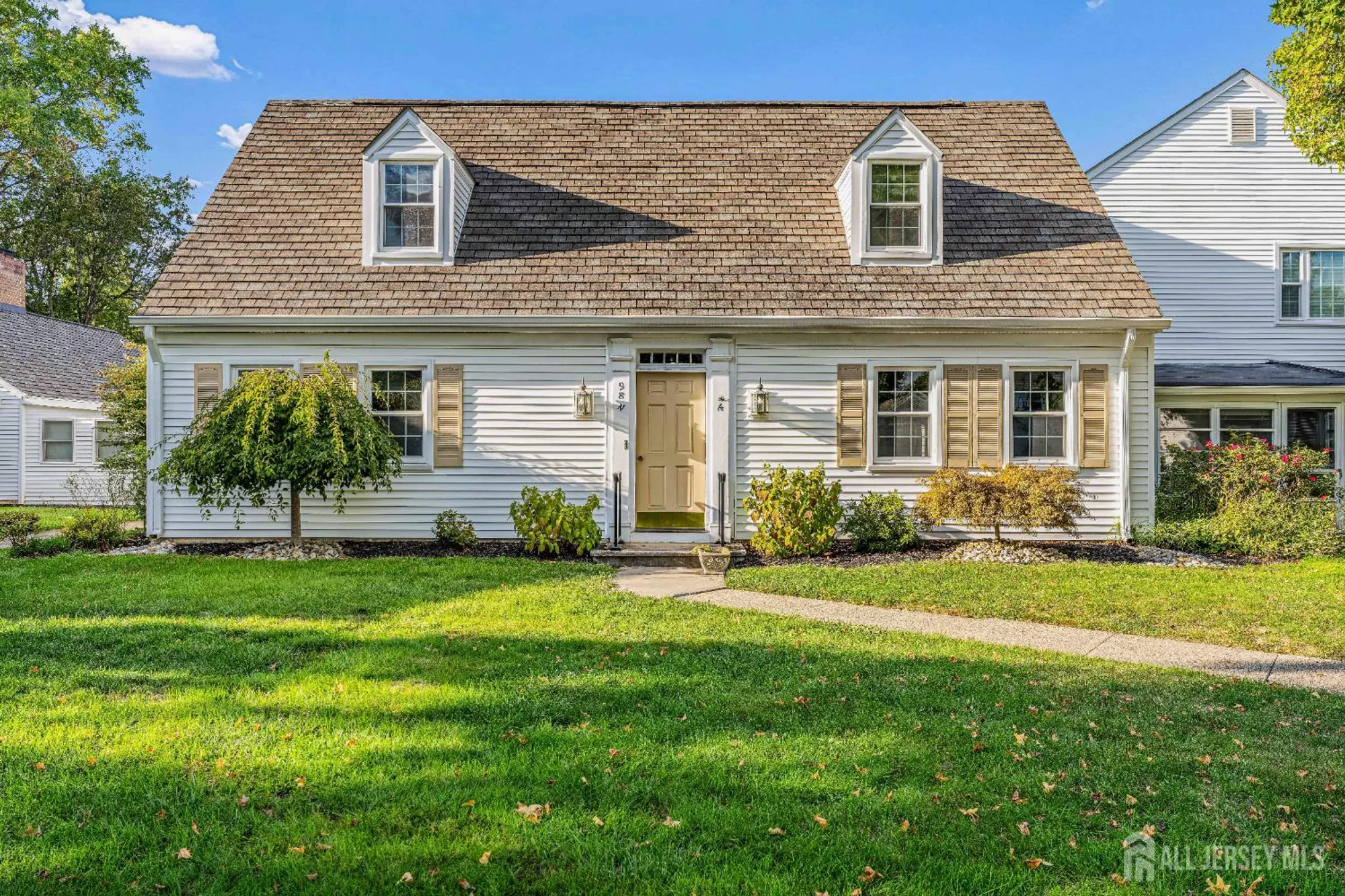 Property Slideshow image 1 of 21 | 98 glenwood ln n, Monroe, NJ, 08831