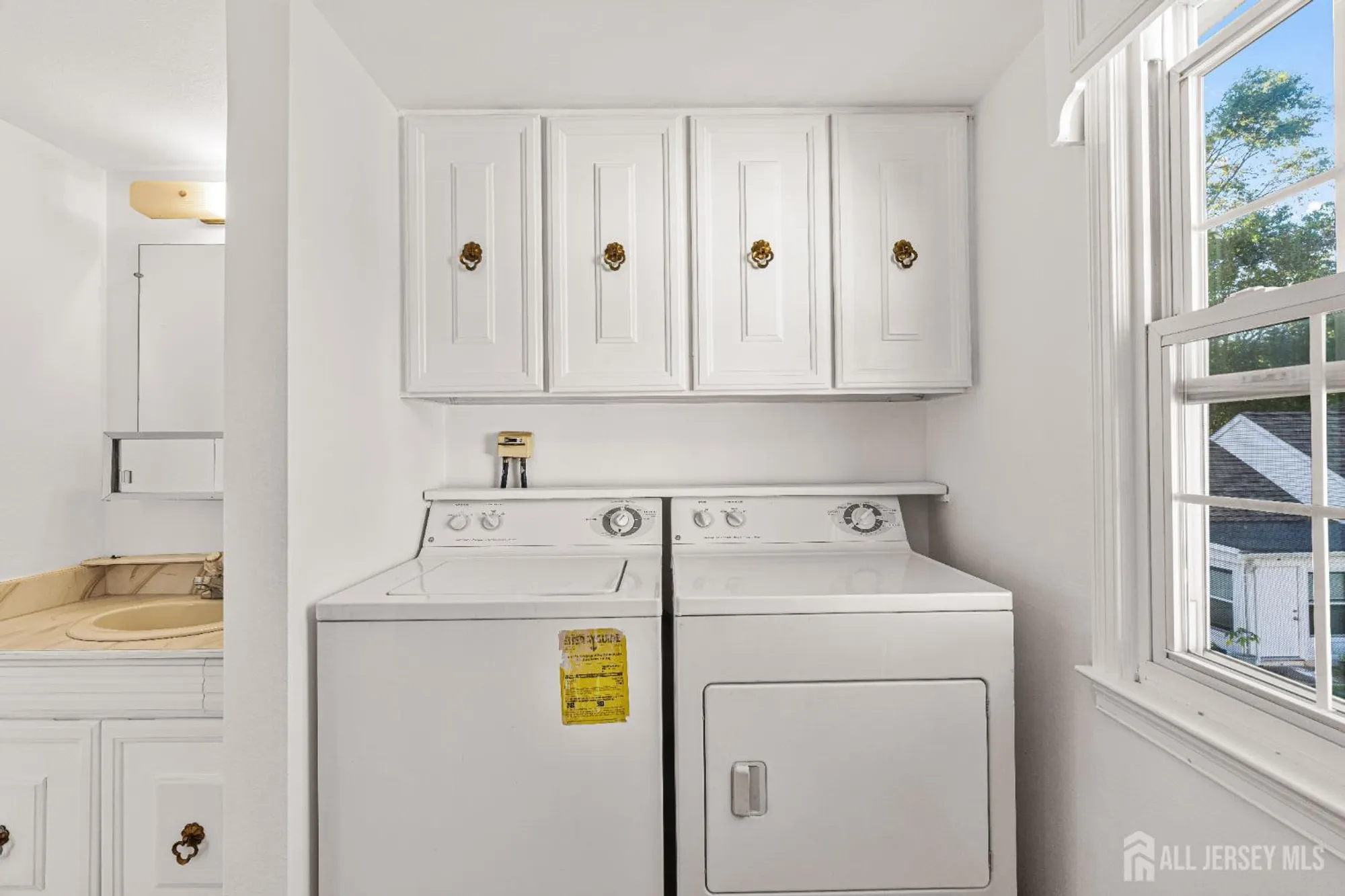 Property Slideshow image 15 of 21 | 98 glenwood ln n, Monroe, NJ, 08831