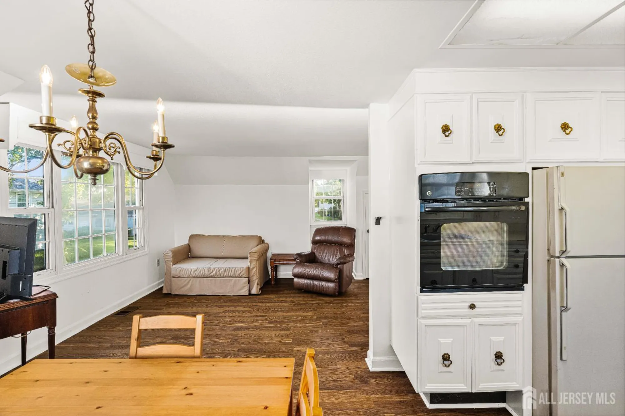 Property Slideshow image 10 of 21 | 98 glenwood ln n, Monroe, NJ, 08831