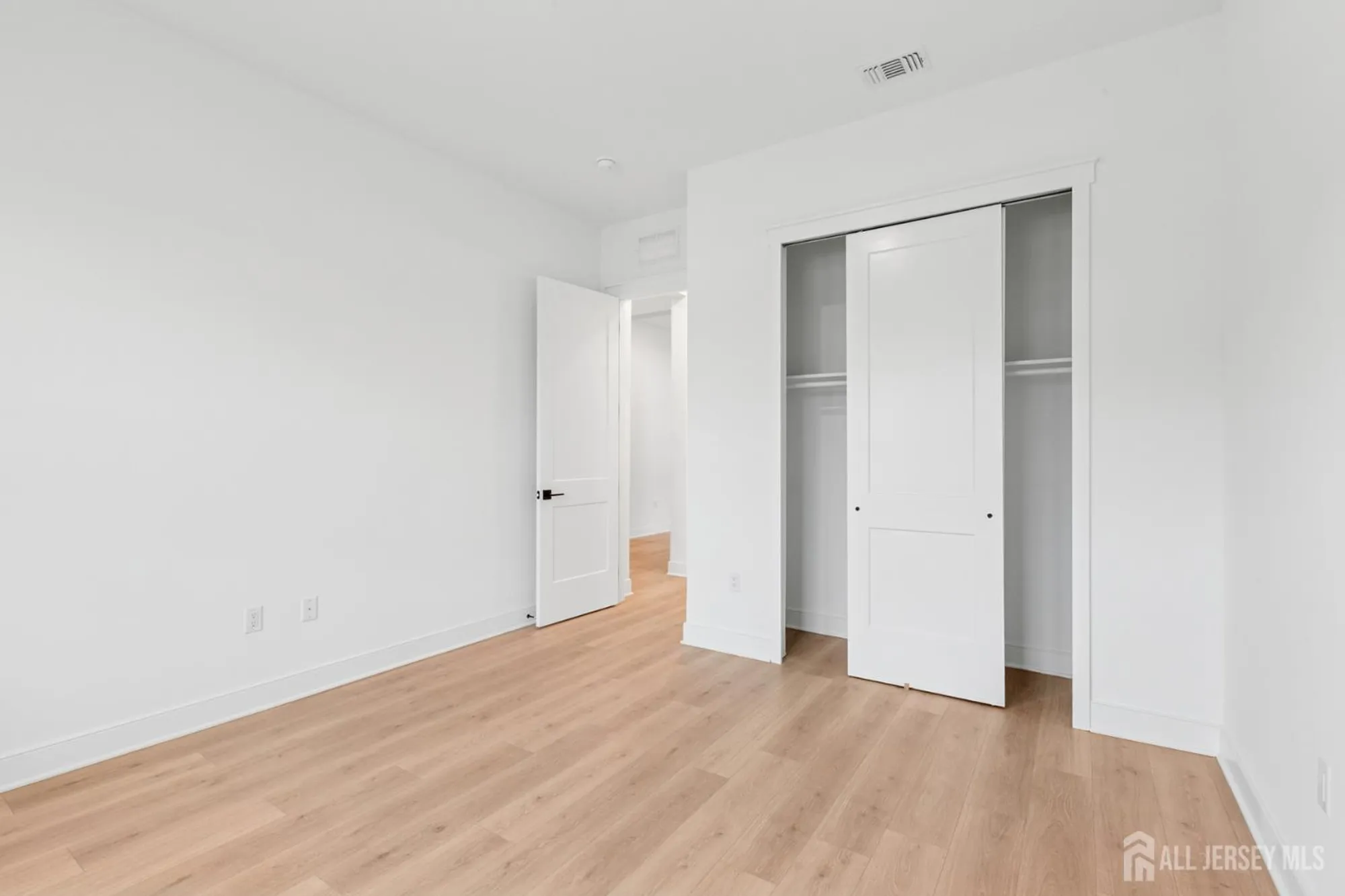 Property Slideshow image 10 of 35 | 37 brewer way, Plainsboro, NJ, 08536