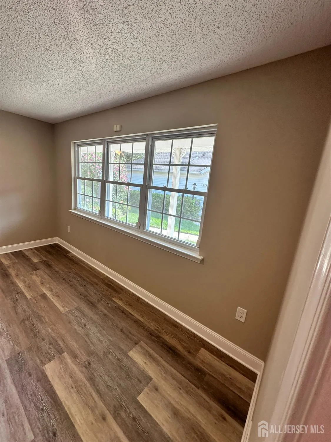 Property Slideshow image 9 of 15 | 14 dorchester dr, Monroe, NJ, 08831