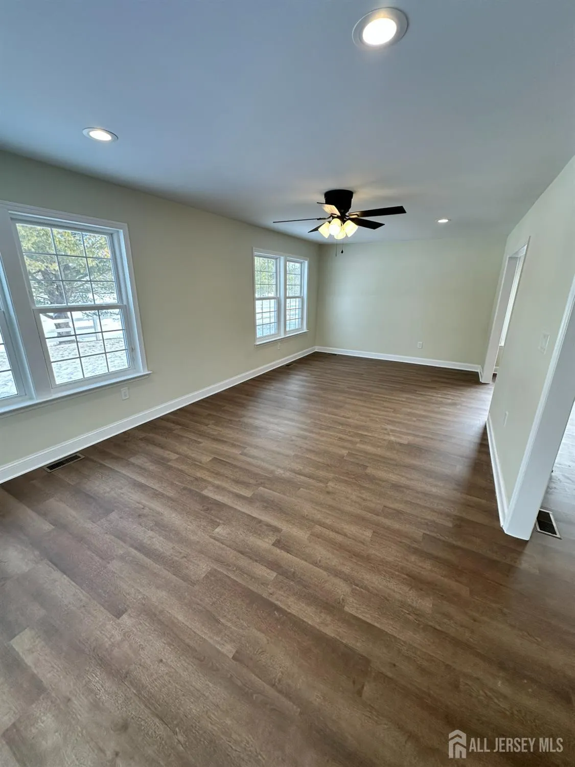 Property Slideshow image 4 of 15 | 14 dorchester dr, Monroe, NJ, 08831