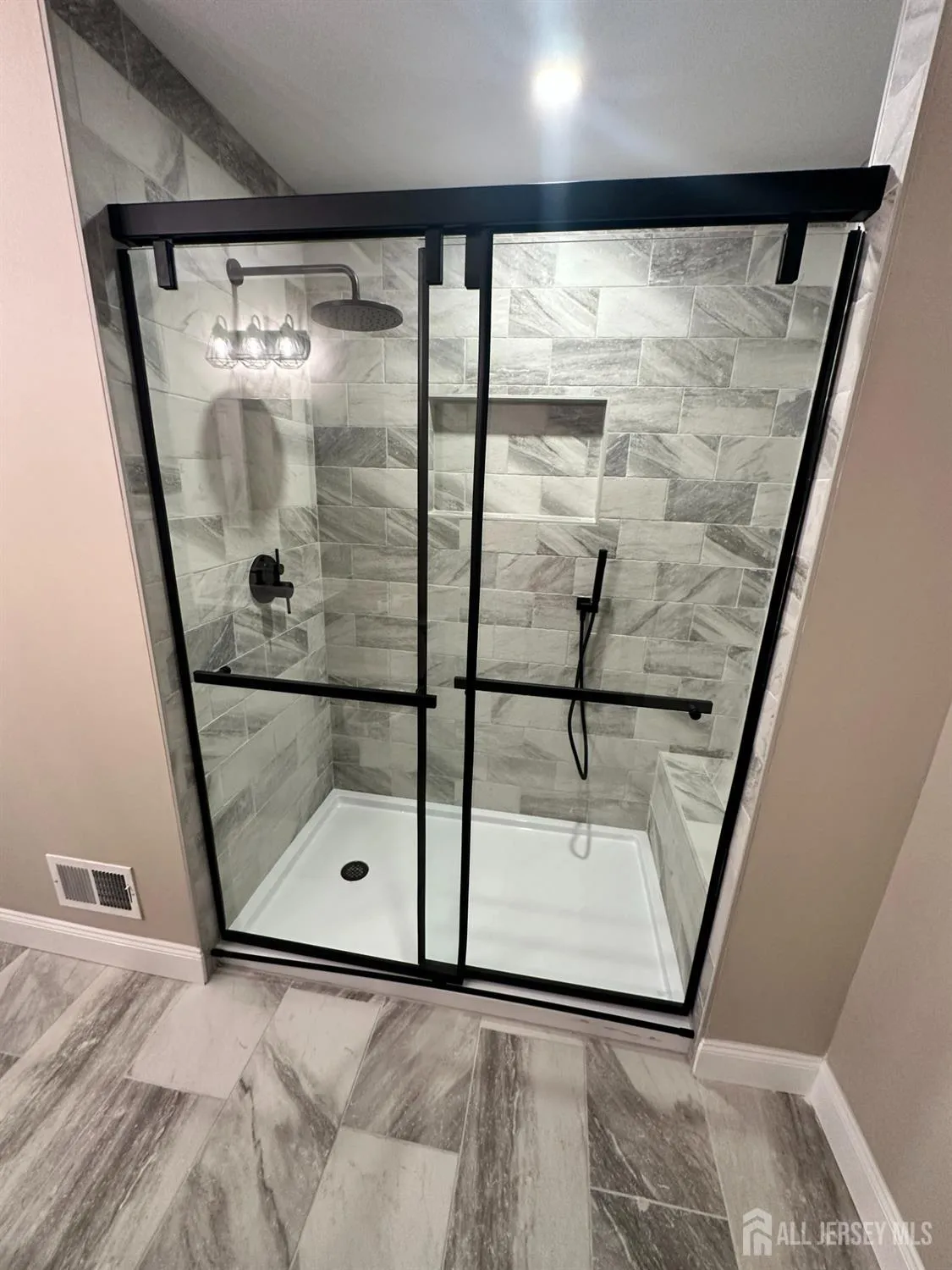 Property Slideshow image 10 of 15 | 14 dorchester dr, Monroe, NJ, 08831