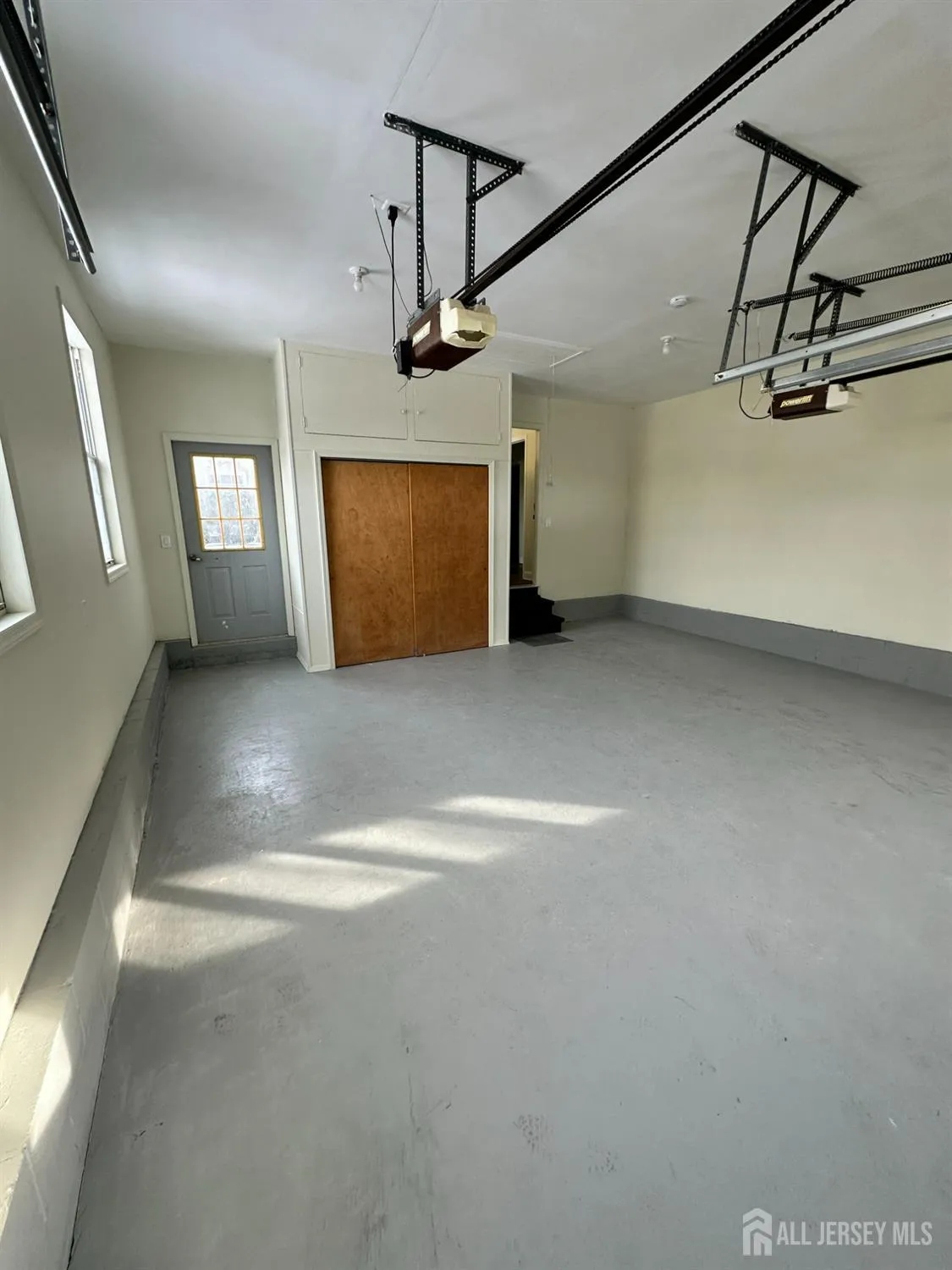 Property Slideshow image 8 of 15 | 14 dorchester dr, Monroe, NJ, 08831