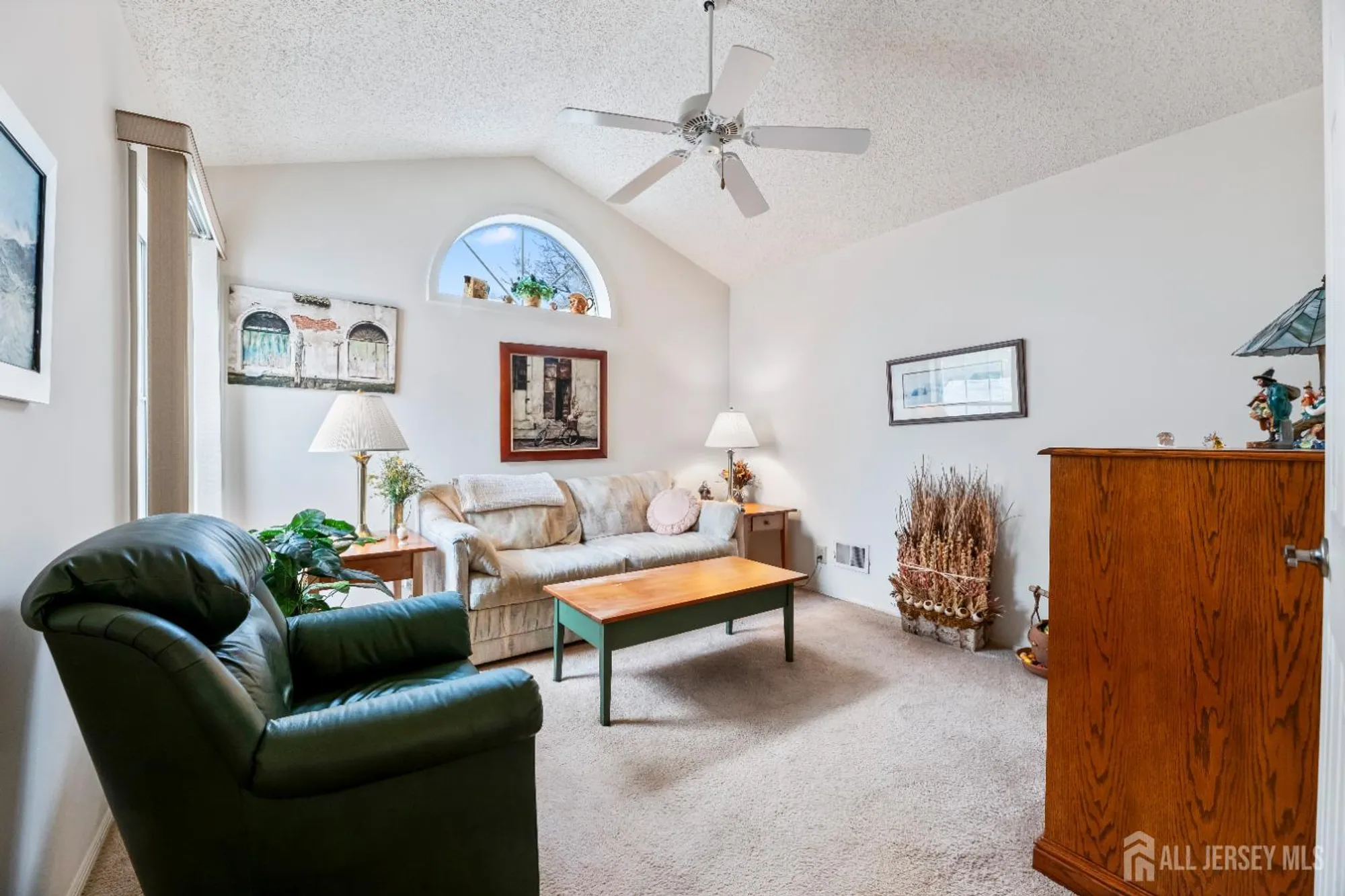 Property Slideshow image 16 of 33 | 10 andrew johnson dr d, Monroe, NJ, 08831