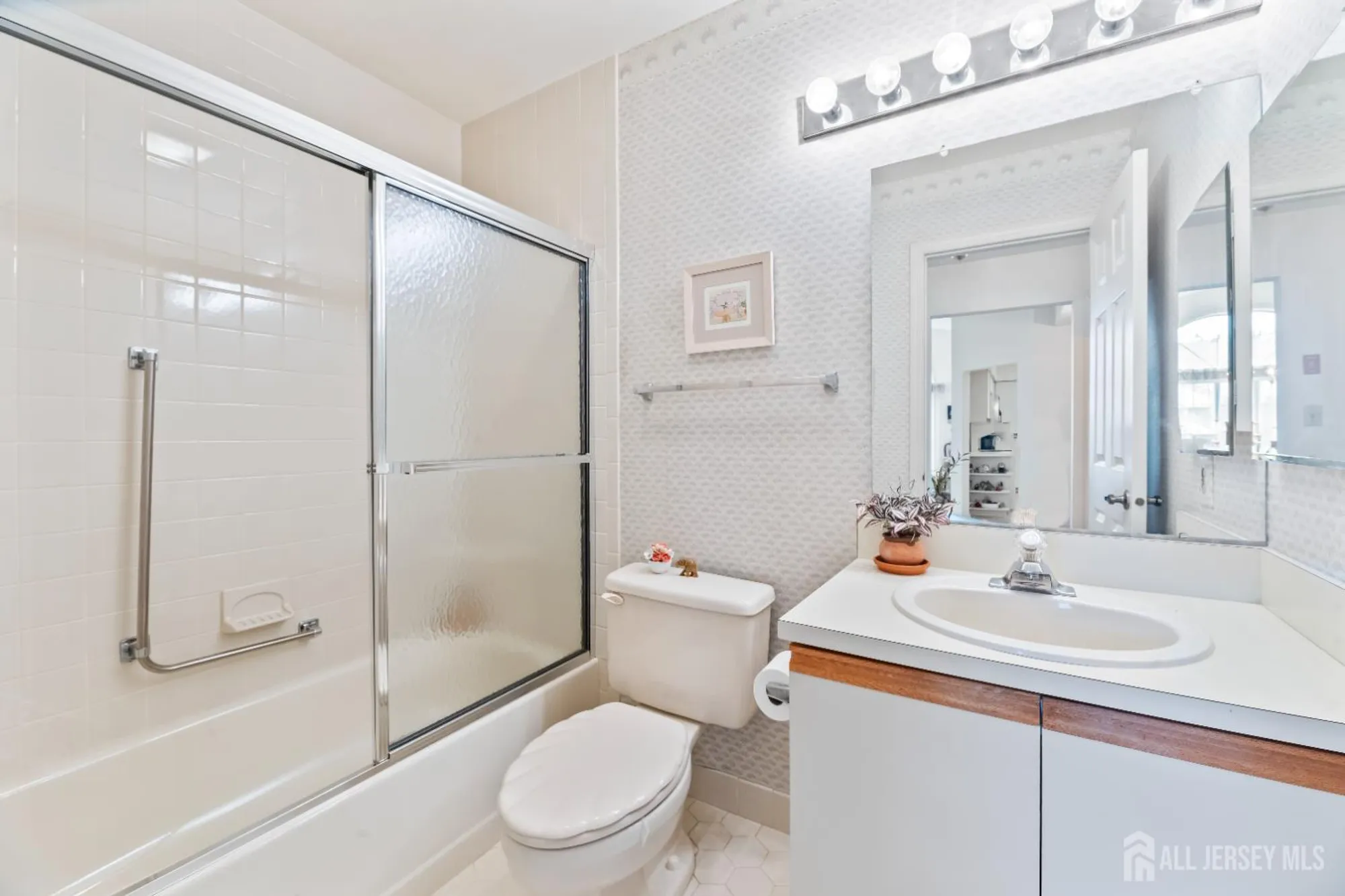 Property Slideshow image 24 of 33 | 10 andrew johnson dr d, Monroe, NJ, 08831