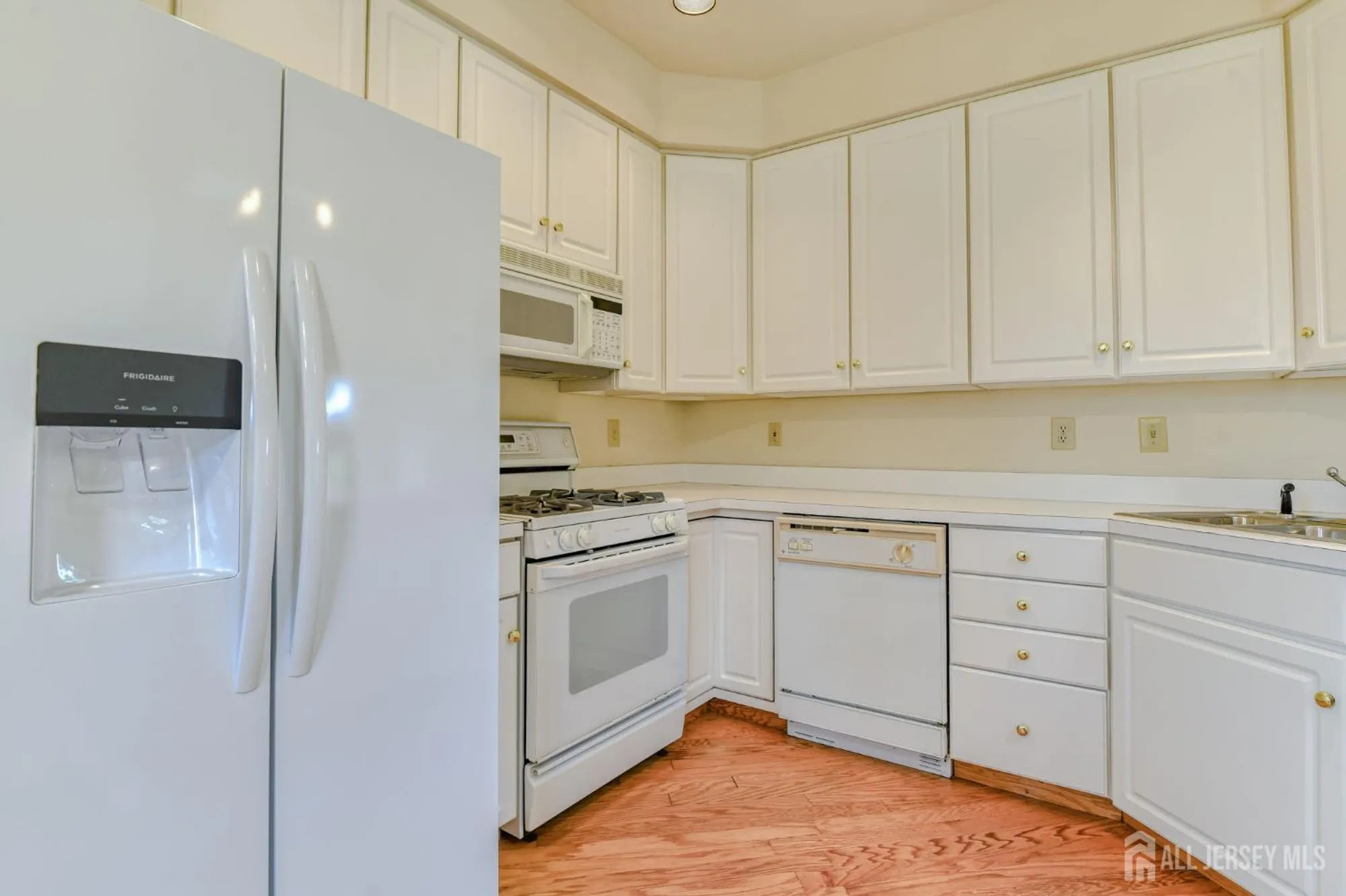 Property Slideshow image 8 of 39 | 71 leeds ln, Monroe, NJ, 08831