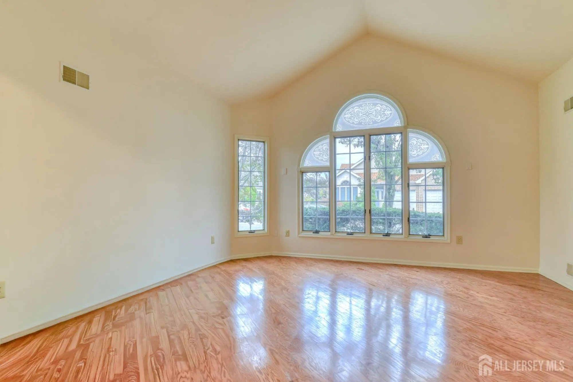 Property Slideshow image 5 of 39 | 71 leeds ln, Monroe, NJ, 08831