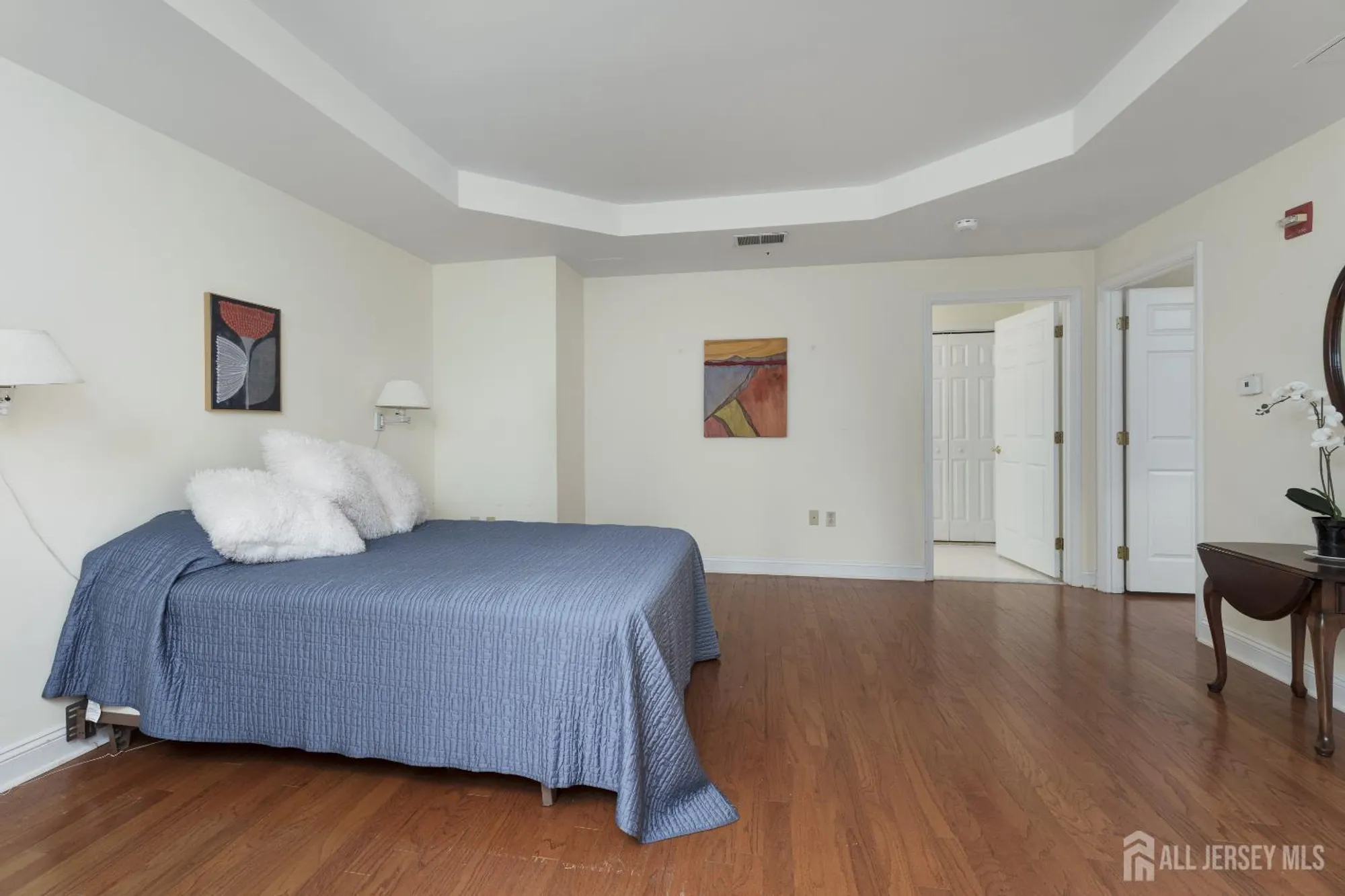 Property Slideshow image 10 of 23 | 2240 windrow dr, Princeton, NJ, 08540