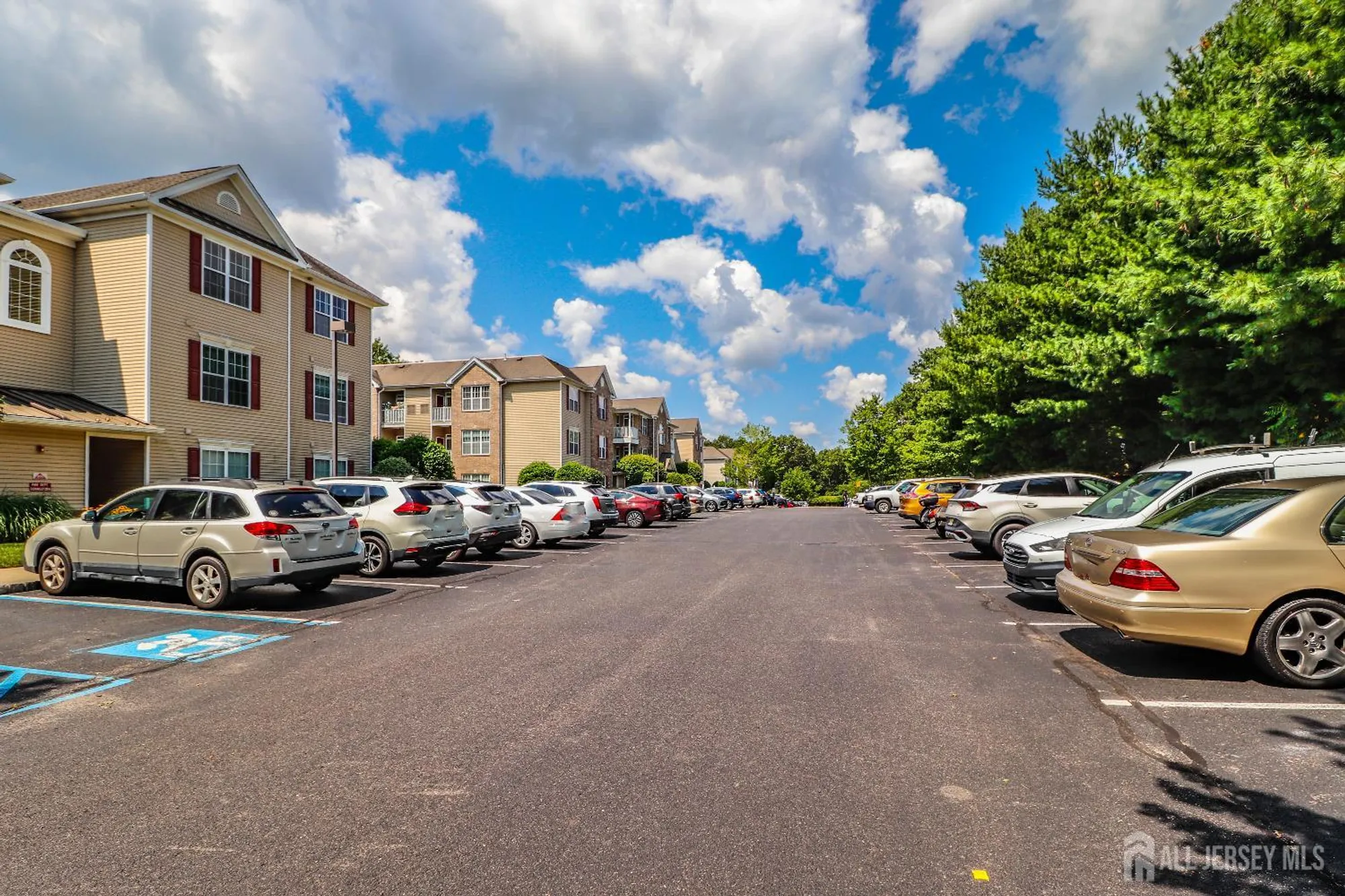 Property Slideshow image 28 of 31 | 439 sophee ln, Lakewood, NJ, 08701