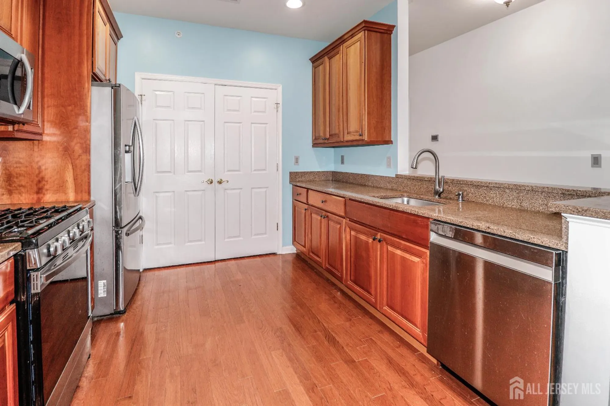 Property Slideshow image 9 of 31 | 439 sophee ln, Lakewood, NJ, 08701