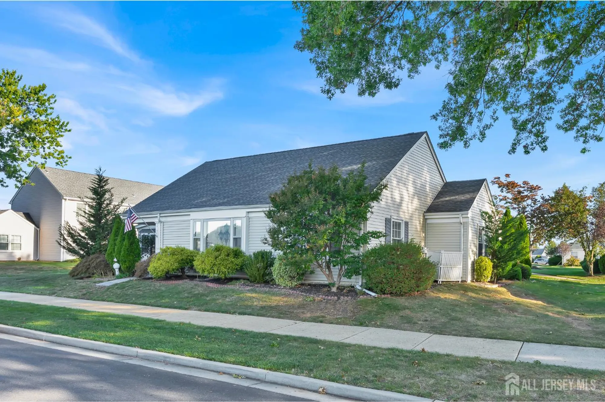 Property Slideshow image 2 of 18 | 176c rossmoor dr, Monroe, NJ, 08831