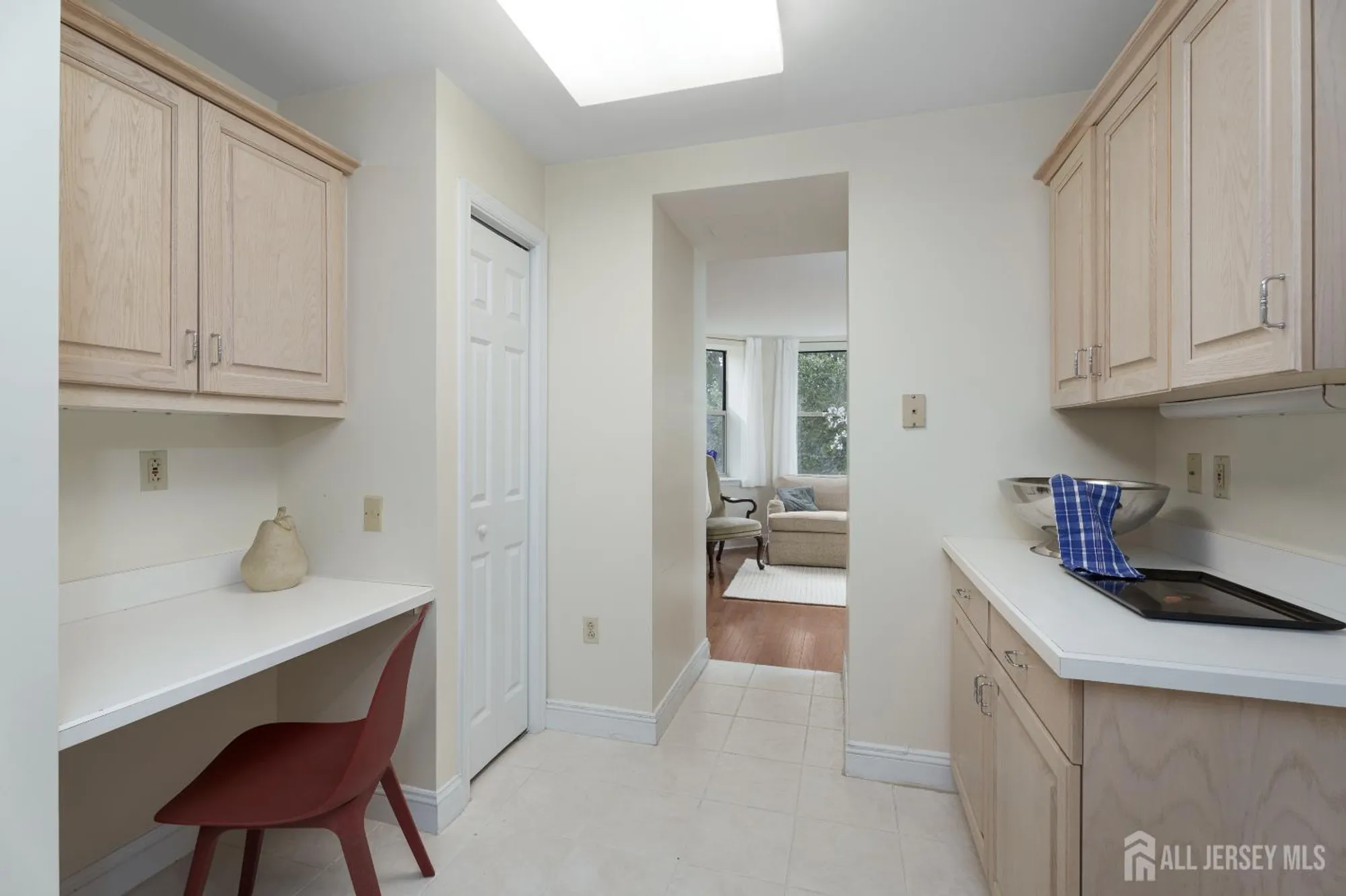 Property Slideshow image 19 of 23 | 2240 windrow dr, Princeton, NJ, 08540