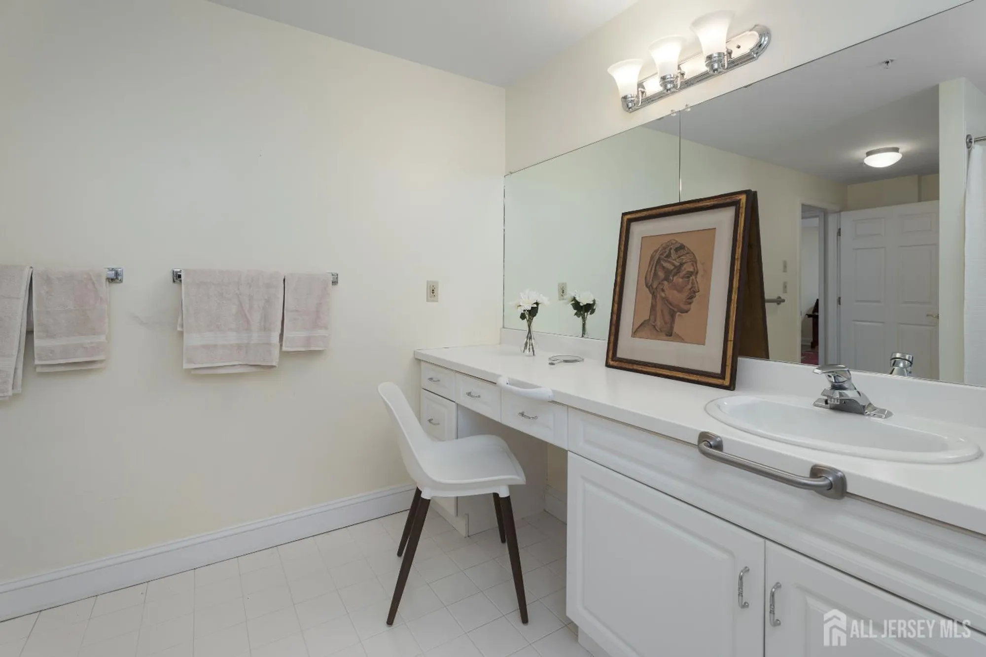 Property Slideshow image 12 of 23 | 2240 windrow dr, Princeton, NJ, 08540