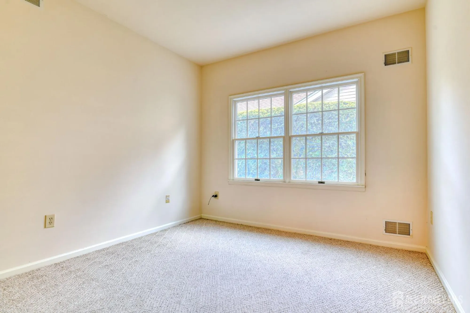 Property Slideshow image 24 of 39 | 71 leeds ln, Monroe, NJ, 08831